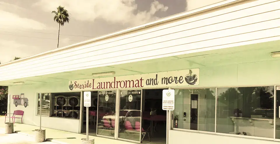 Seaside Laundromat thumbnail 3