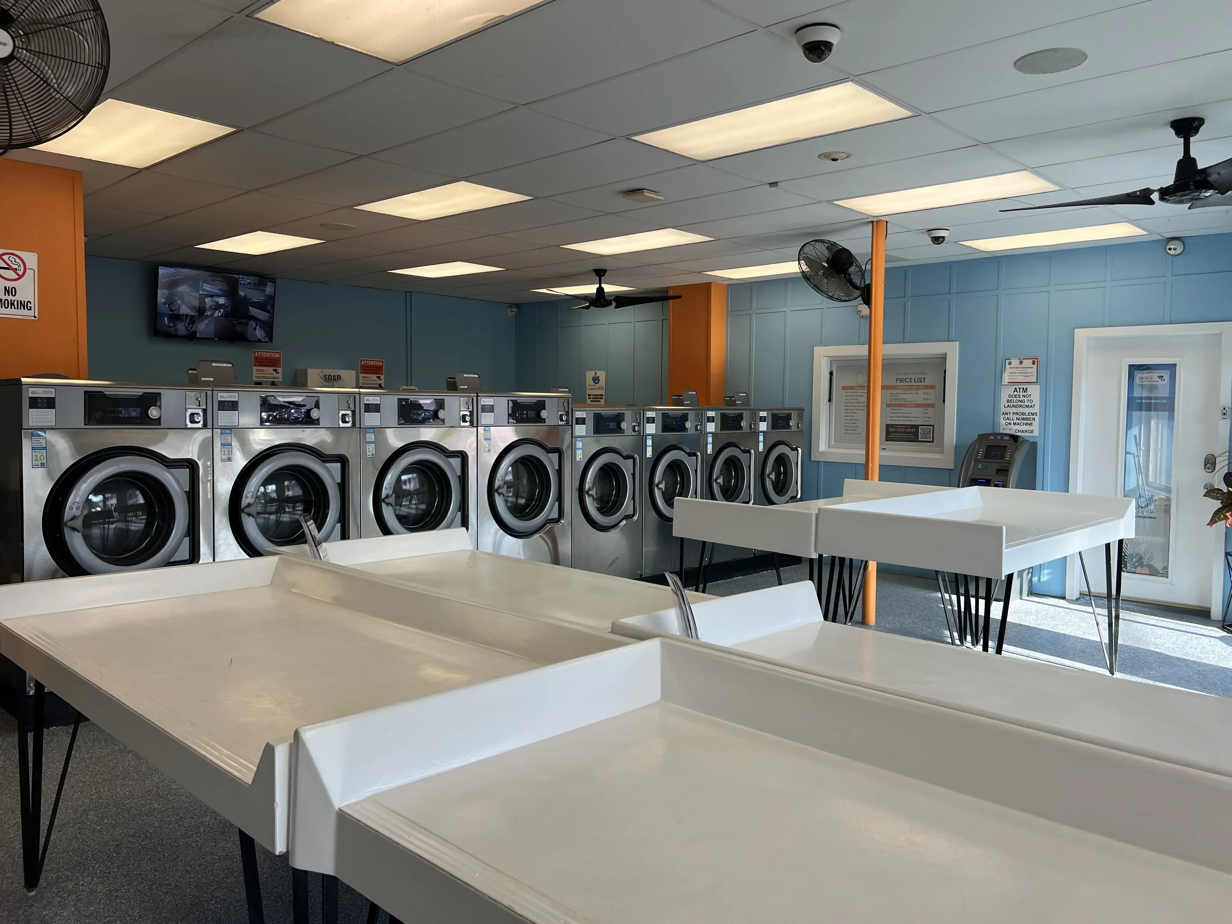 Seaside Laundromat thumbnail 5