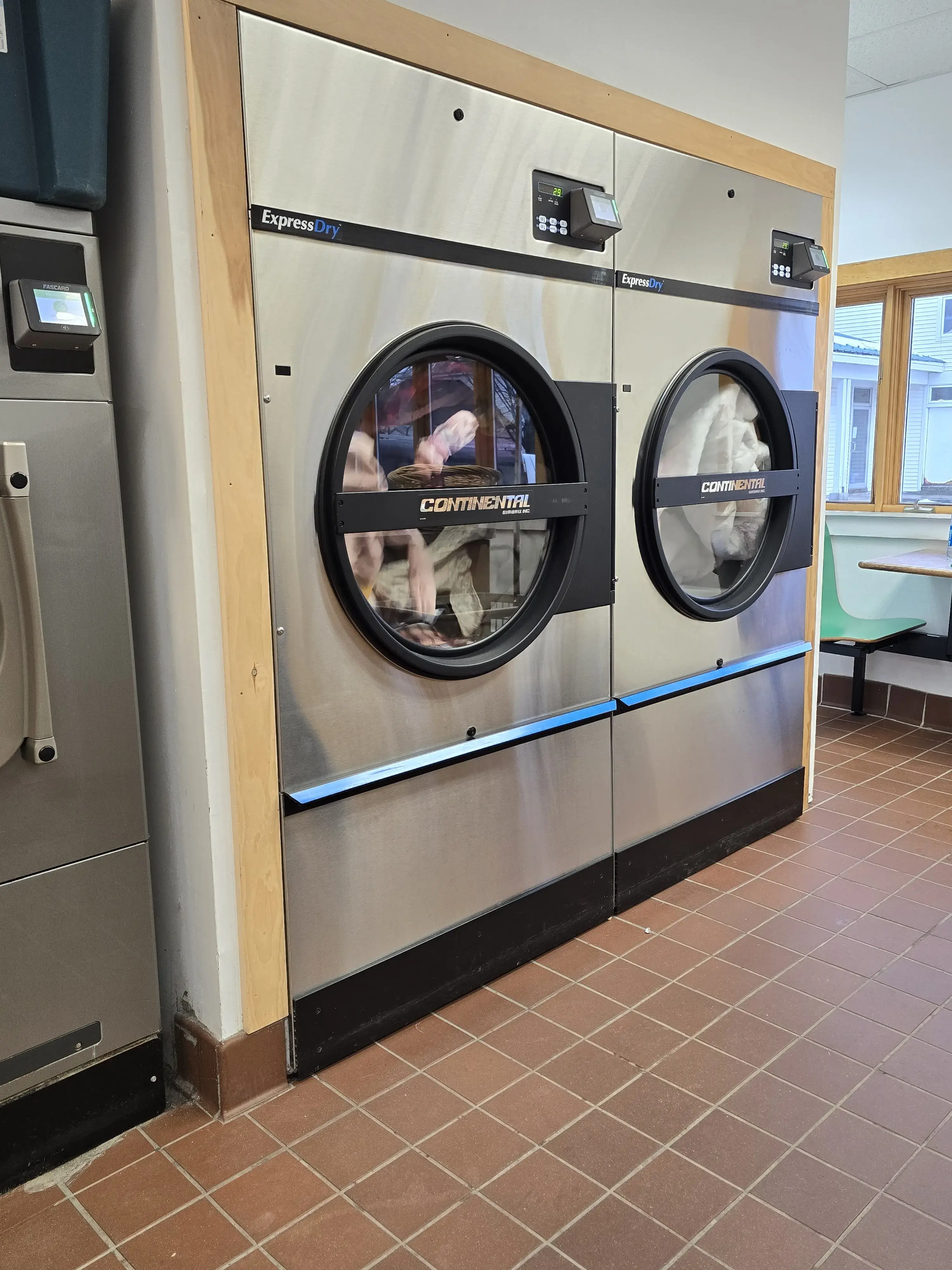 Seavey Street Laundromat thumbnail 8