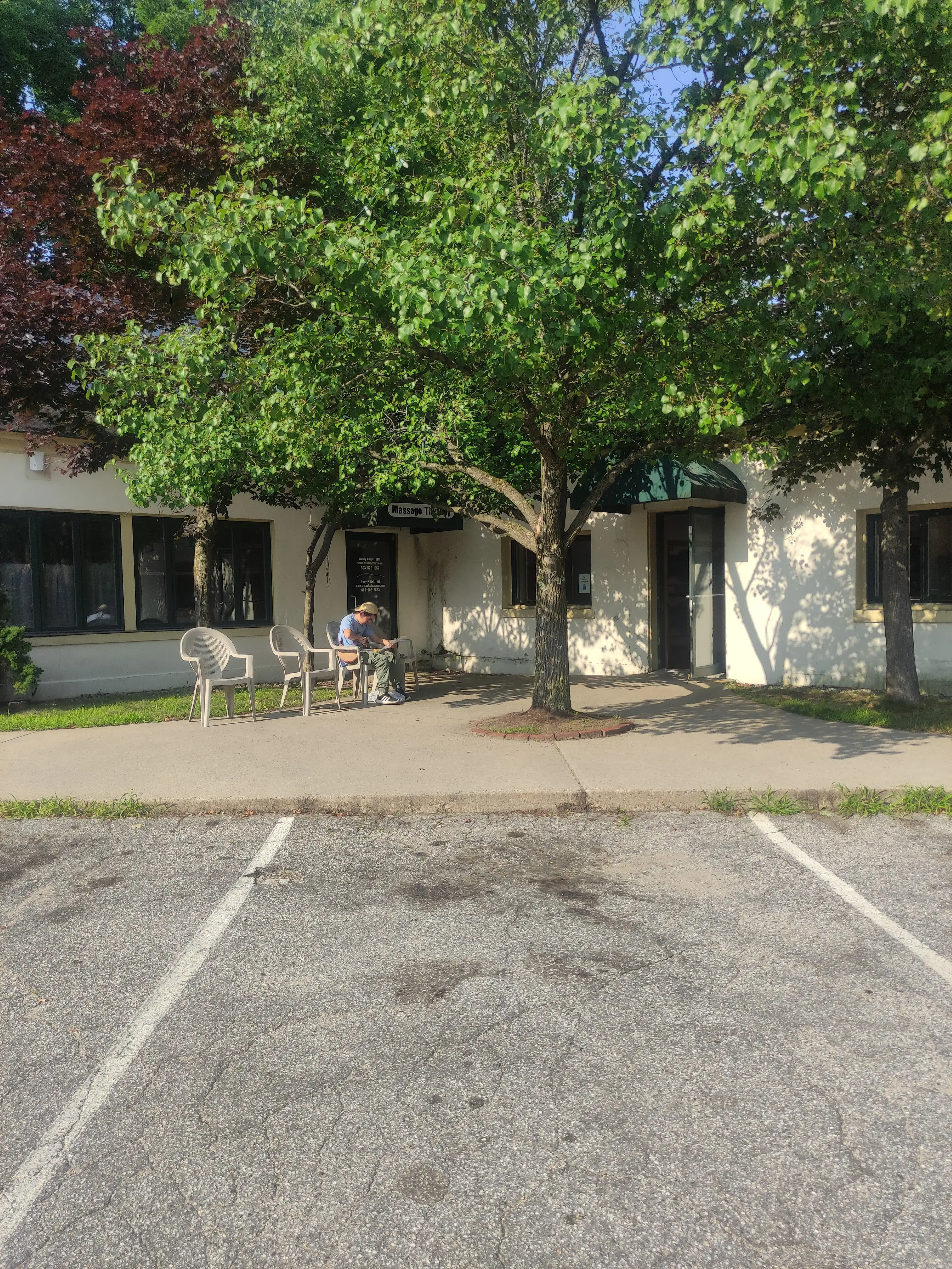 Seavey Street Laundromat thumbnail 4