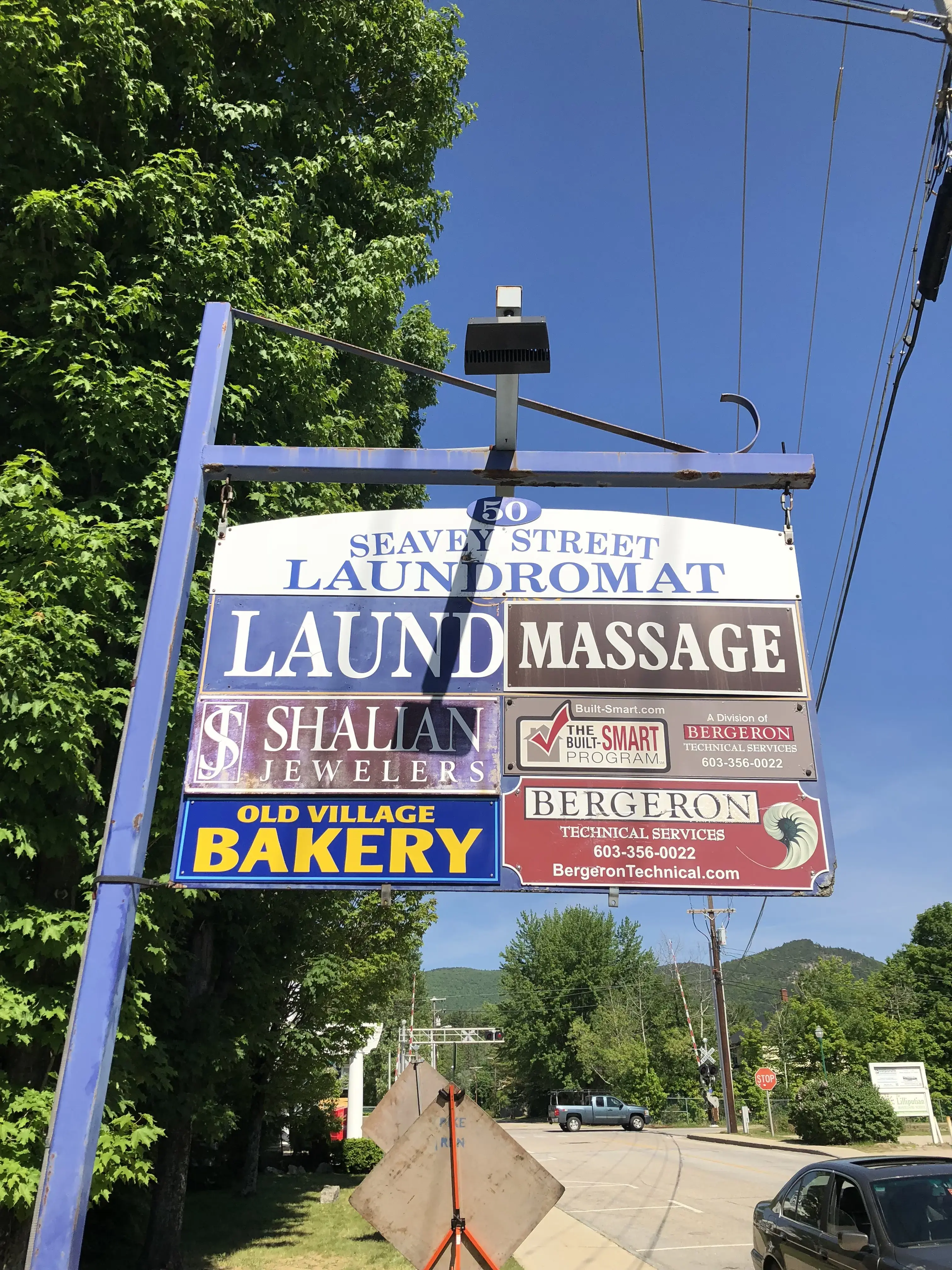 Seavey Street Laundromat thumbnail 13