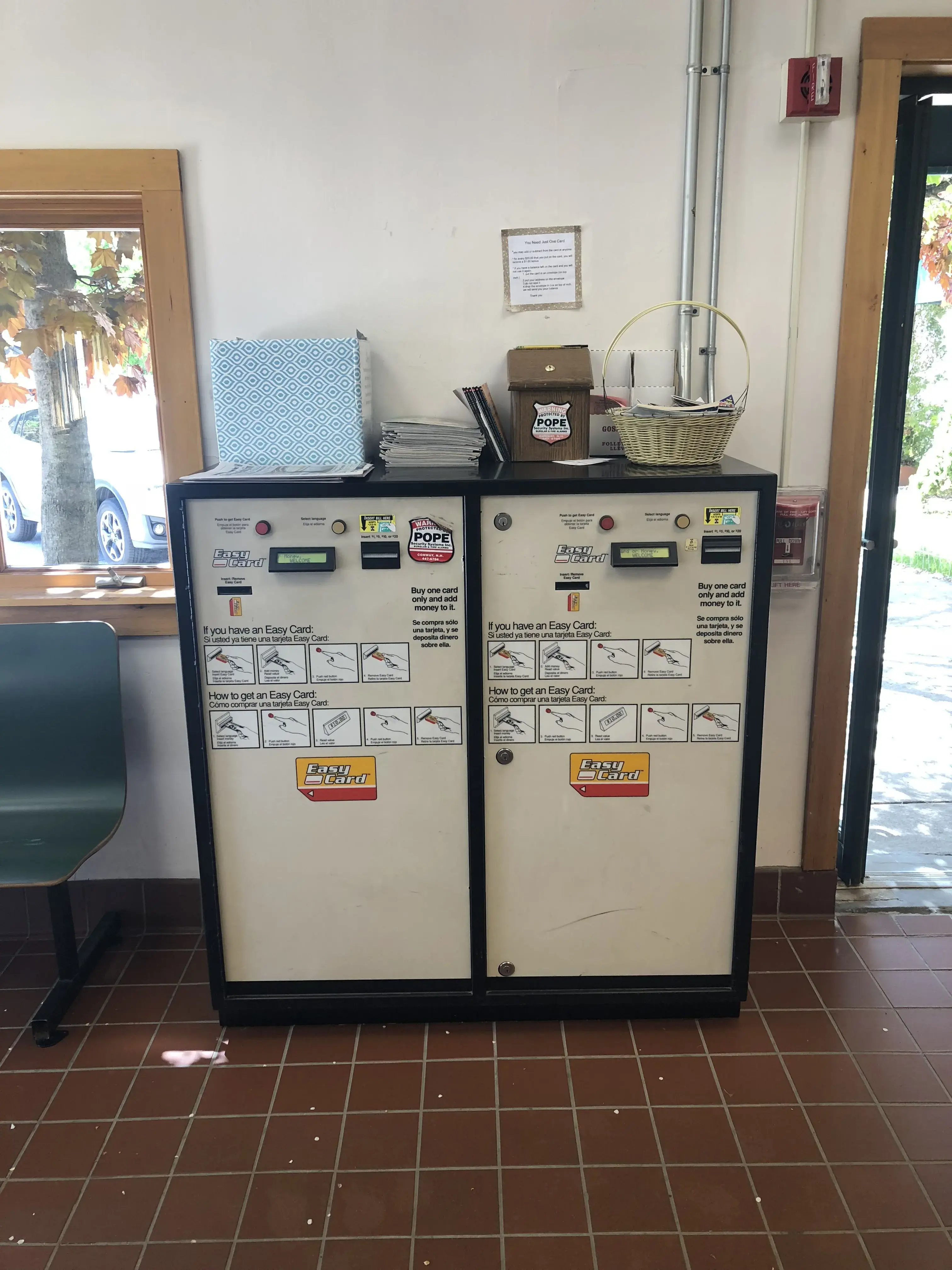 Seavey Street Laundromat thumbnail 11