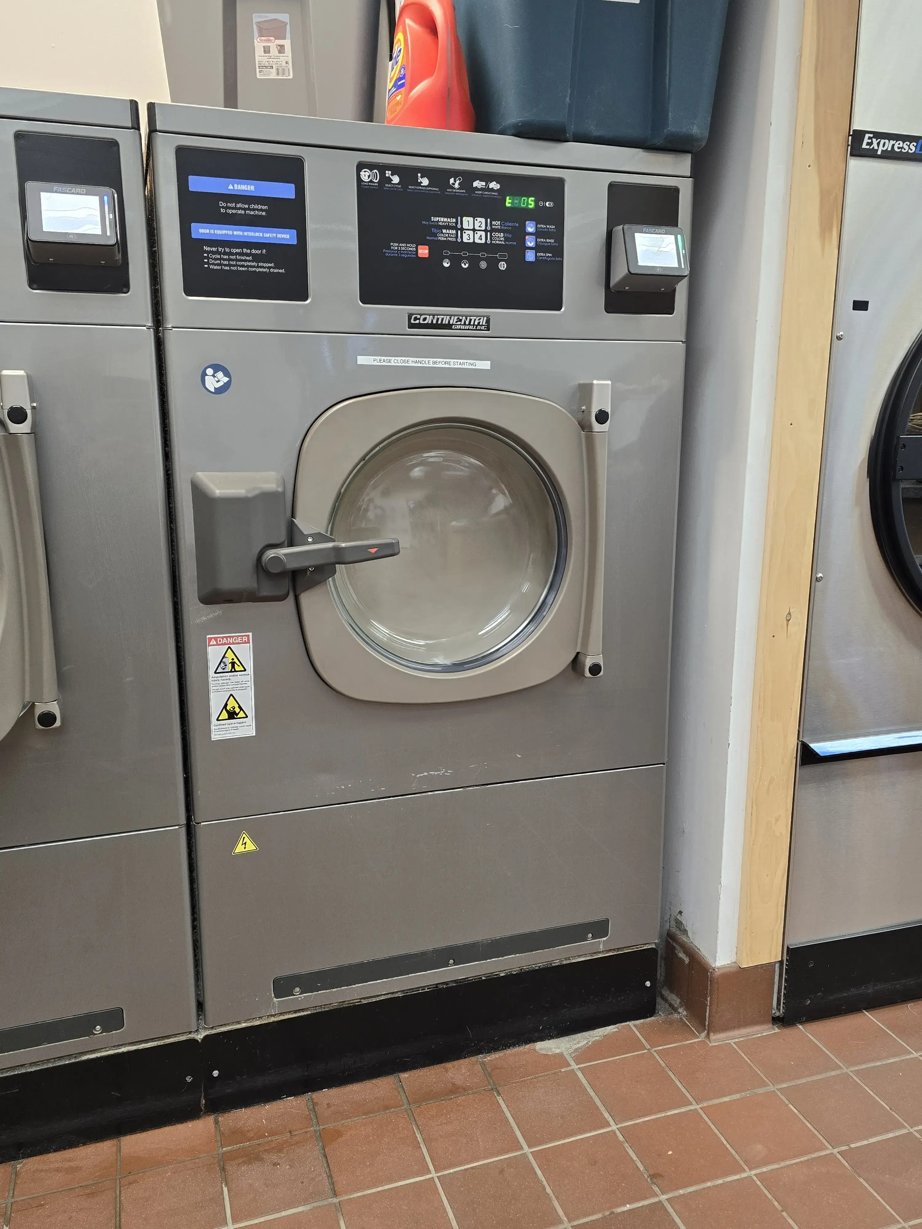Seavey Street Laundromat thumbnail 12