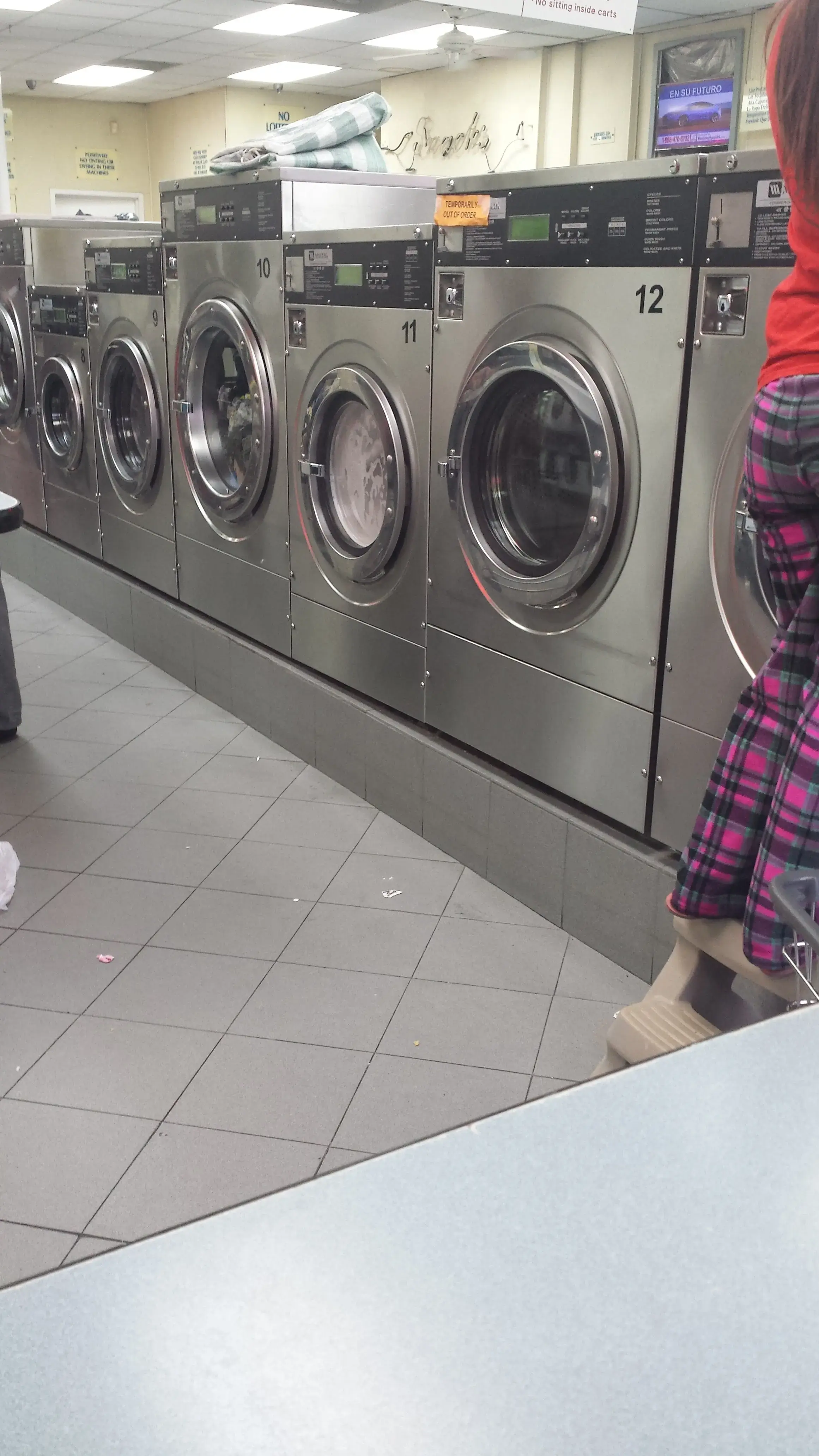 Second Avenue Laundromat thumbnail 12