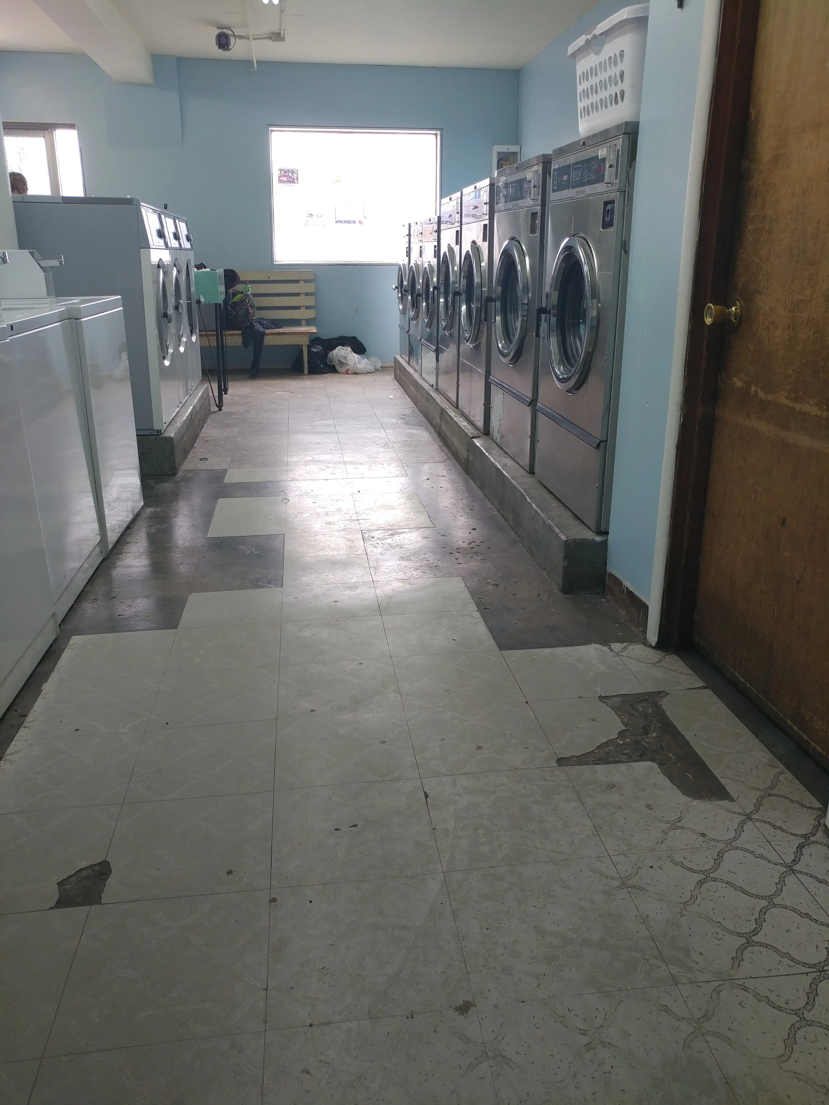 Selah Dry Cleaners & Laundry thumbnail 9