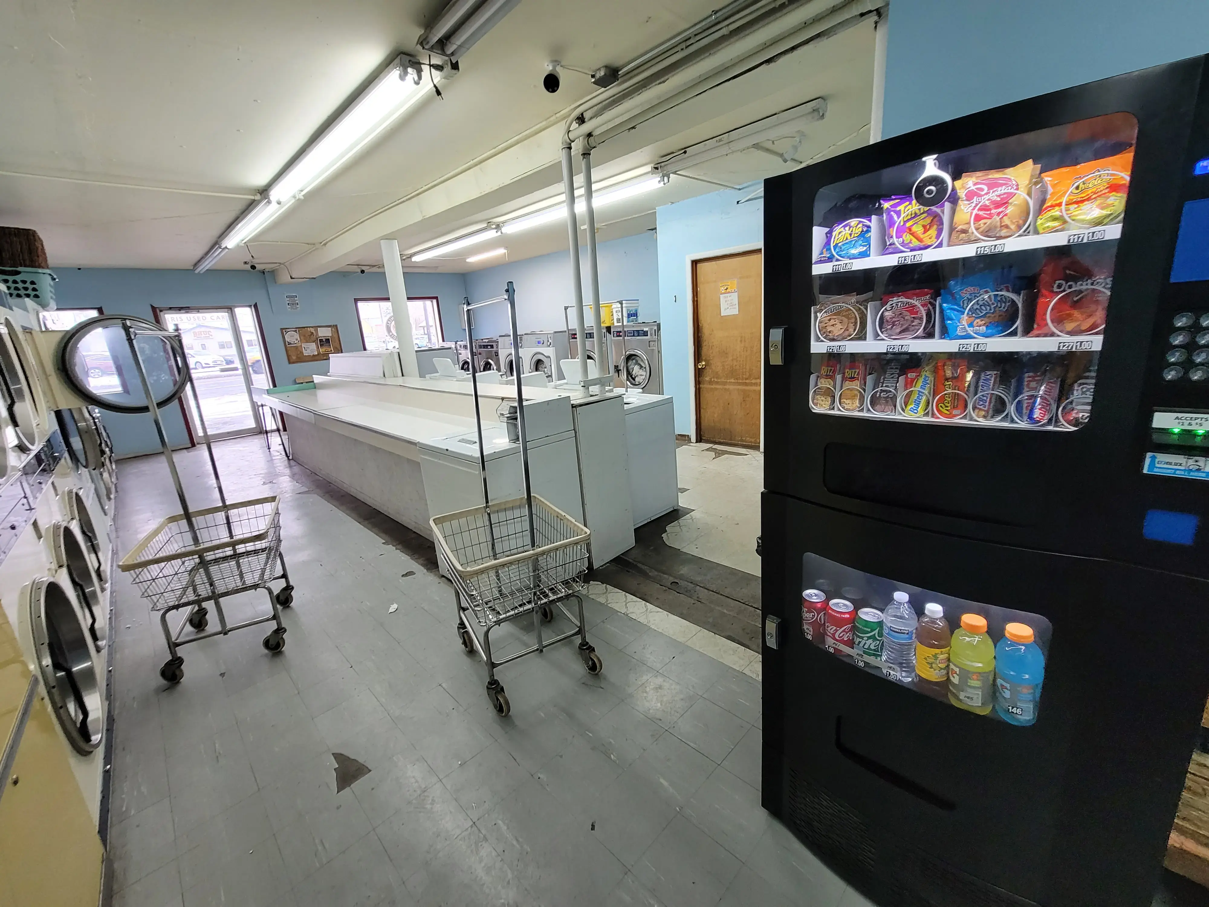 Selah Dry Cleaners & Laundry - Image 4