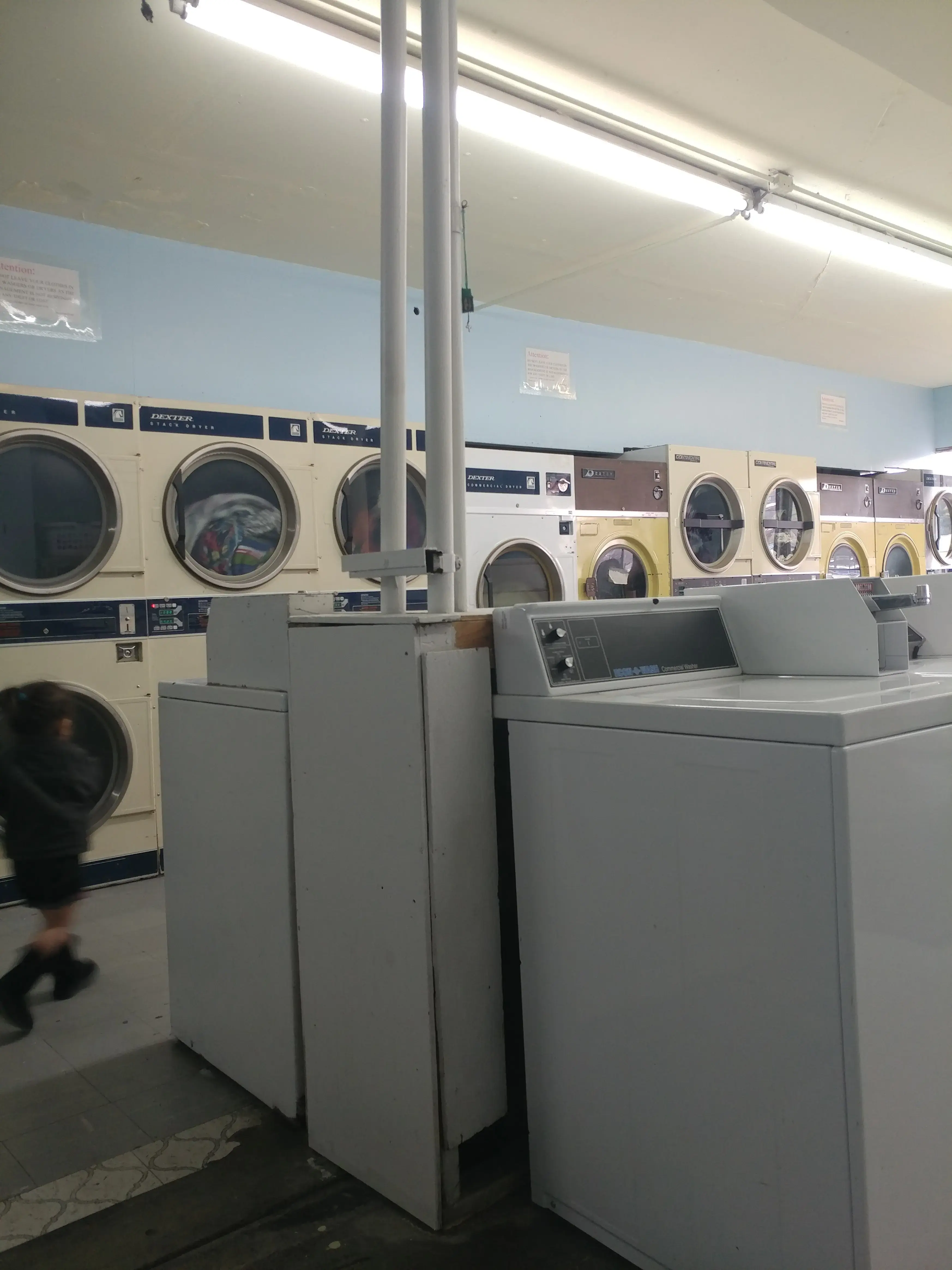 Selah Dry Cleaners & Laundry - Image 10