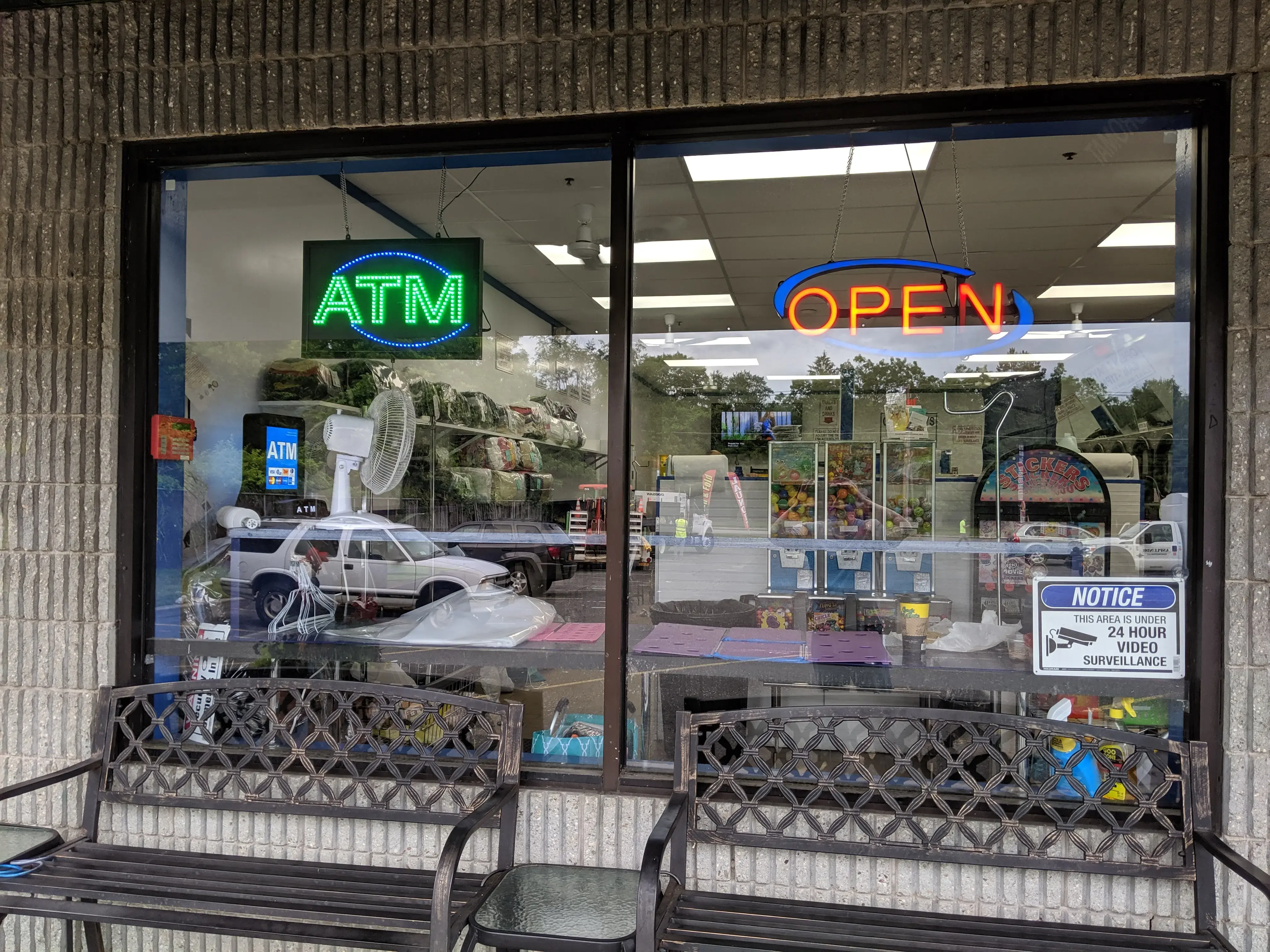 Selden Laundromat - Image 4