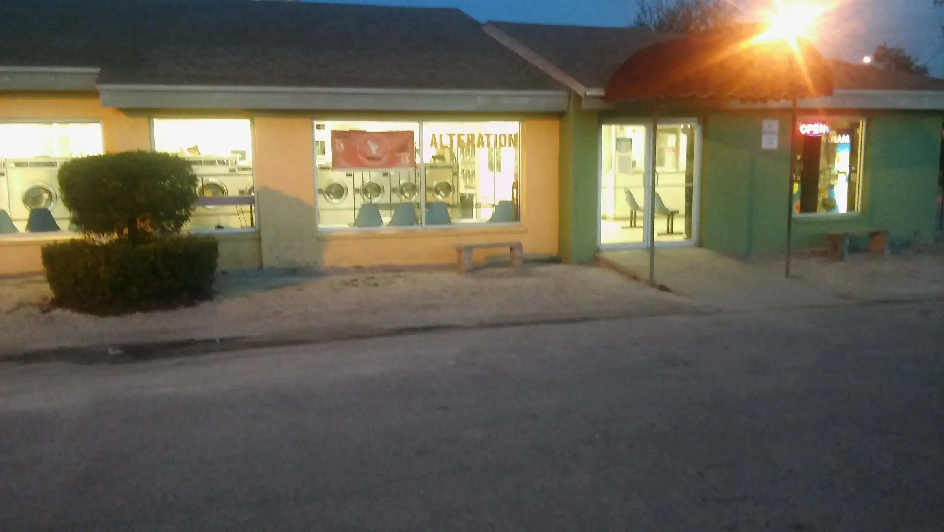 Select Coin Laundry thumbnail 18