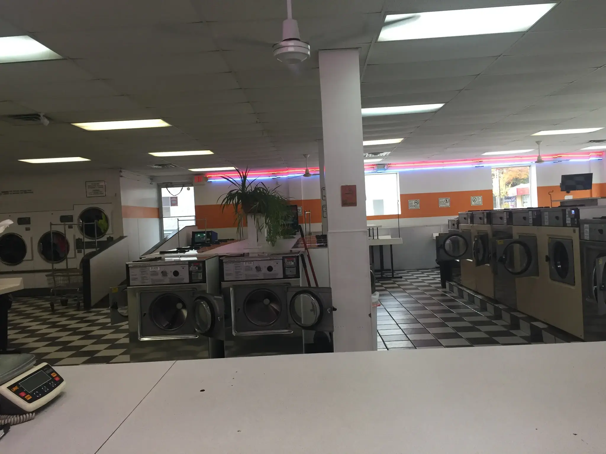 Select Laundry - Image 18