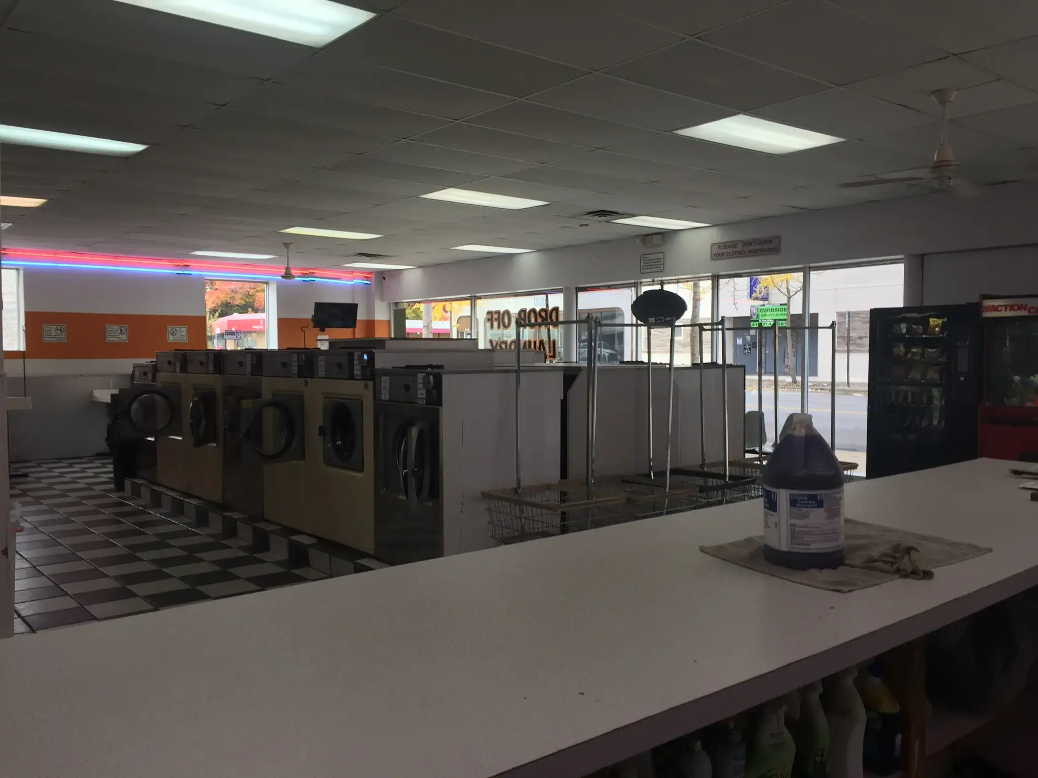Select Laundry - Image 15