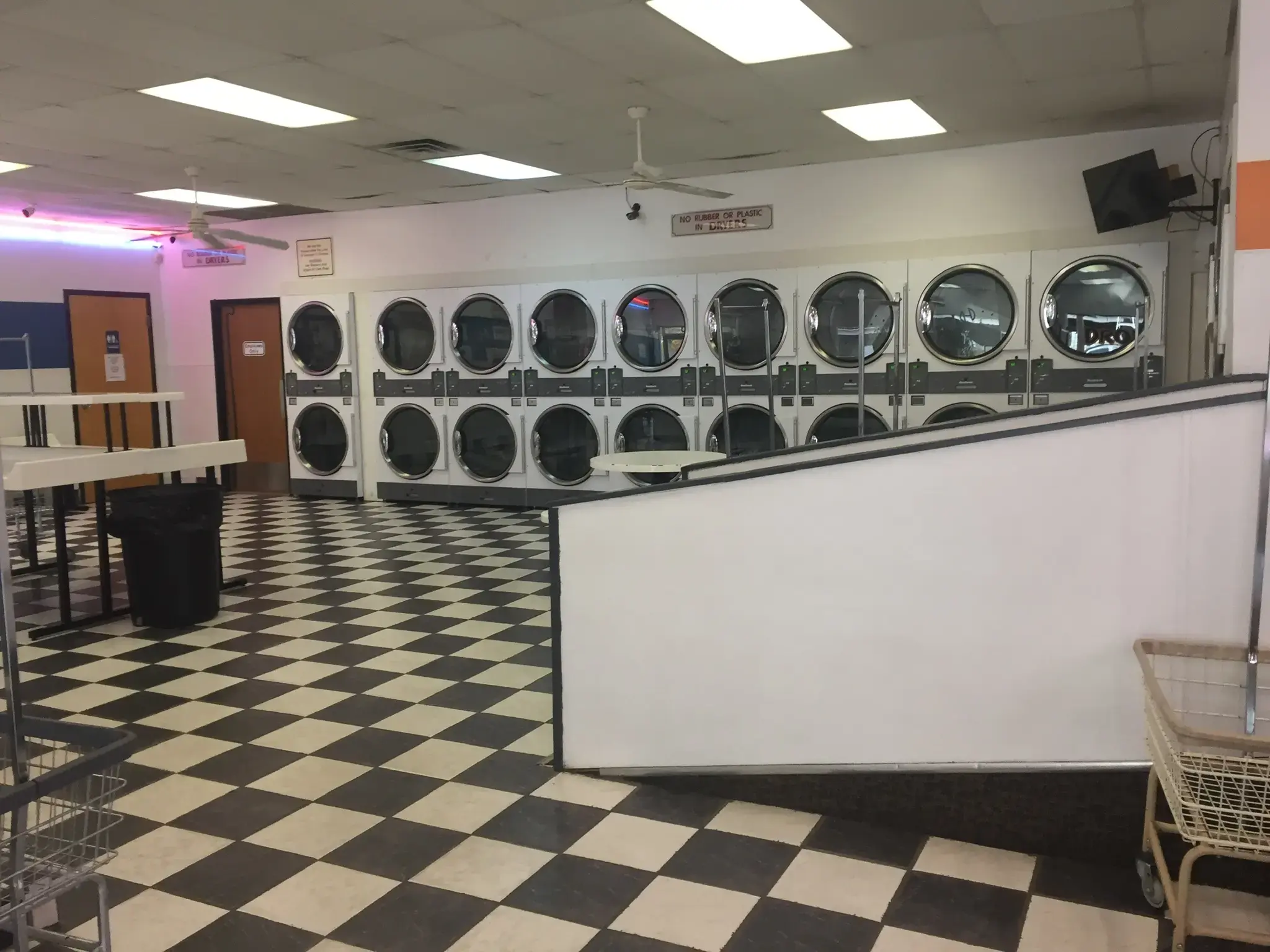 Select Laundry - Image 12