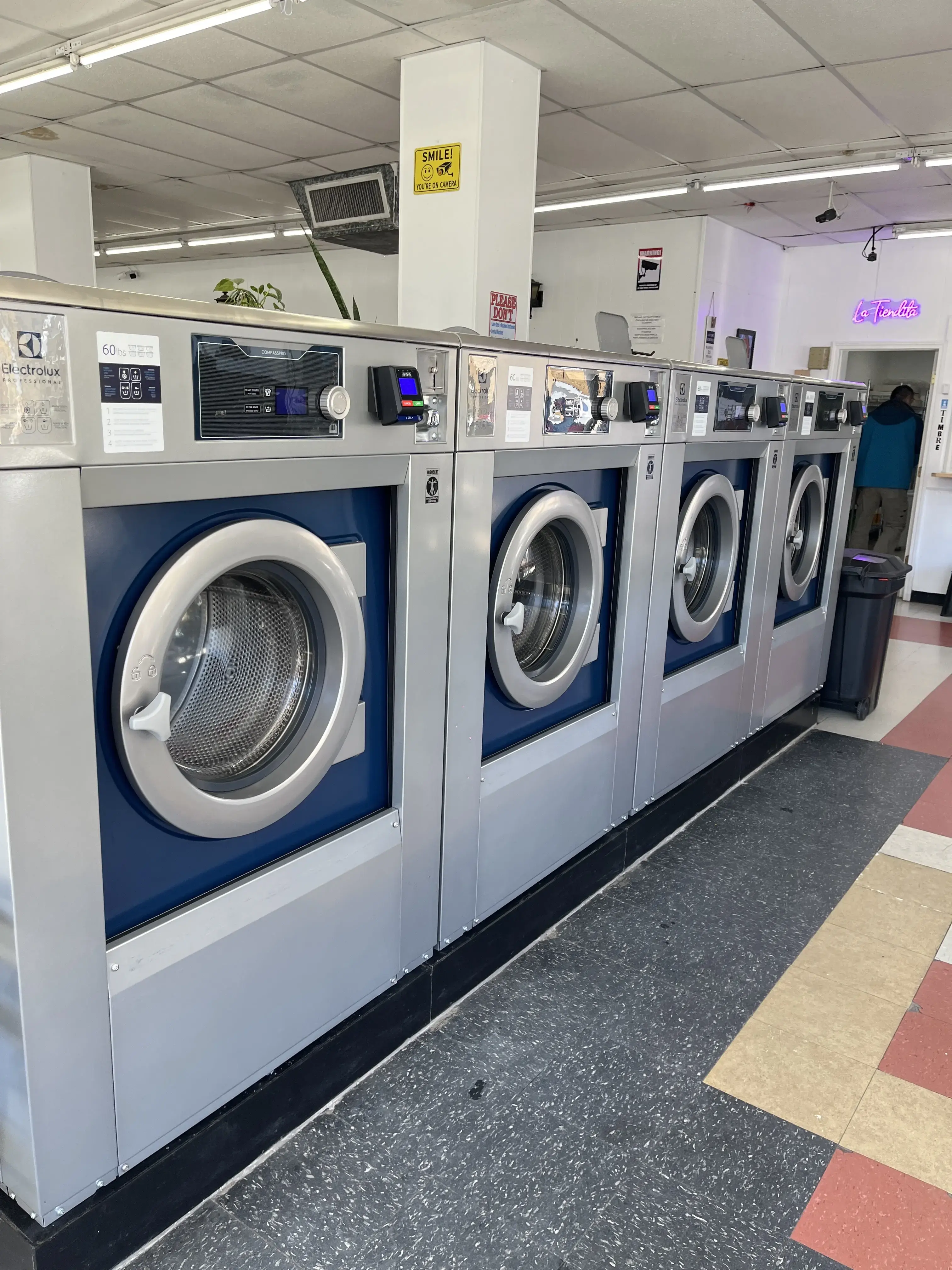 Self-Laundry / Coin Laundry thumbnail 14