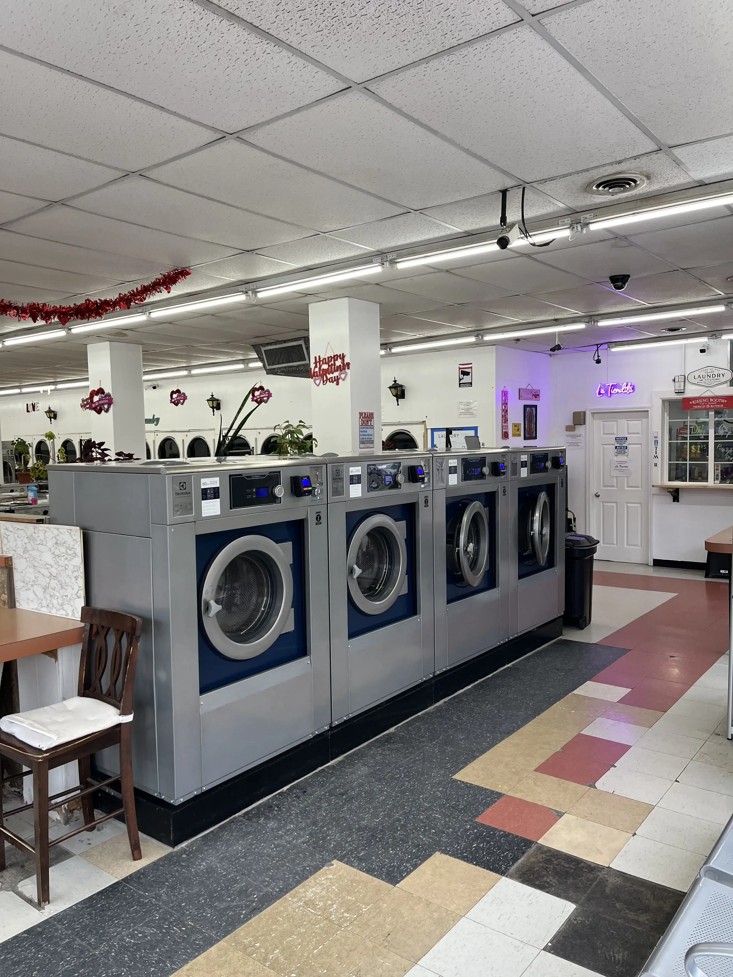 Self-Laundry / Coin Laundry - Image 11