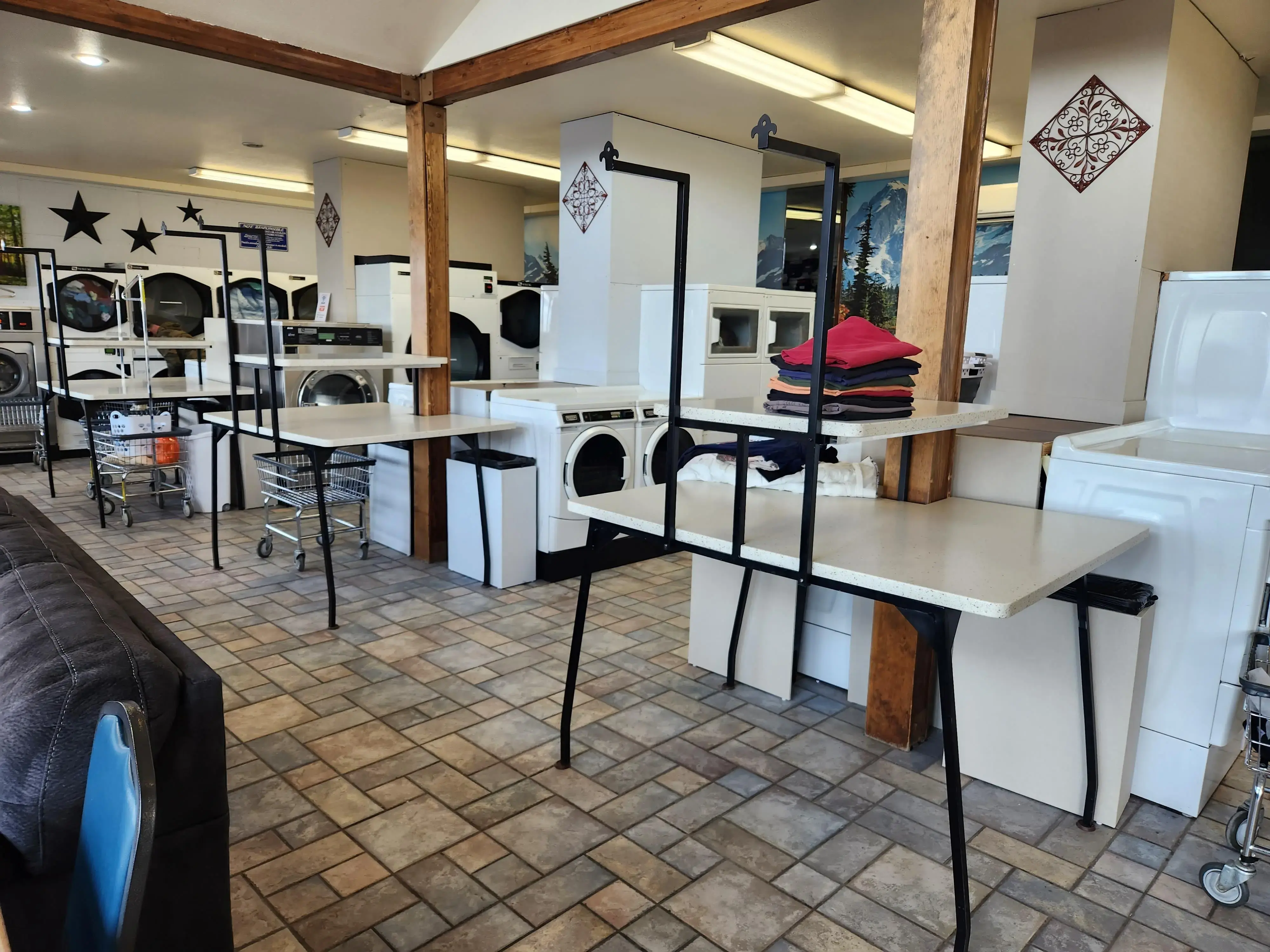 Seltice Laundry & Dry Cleaning - Image 8