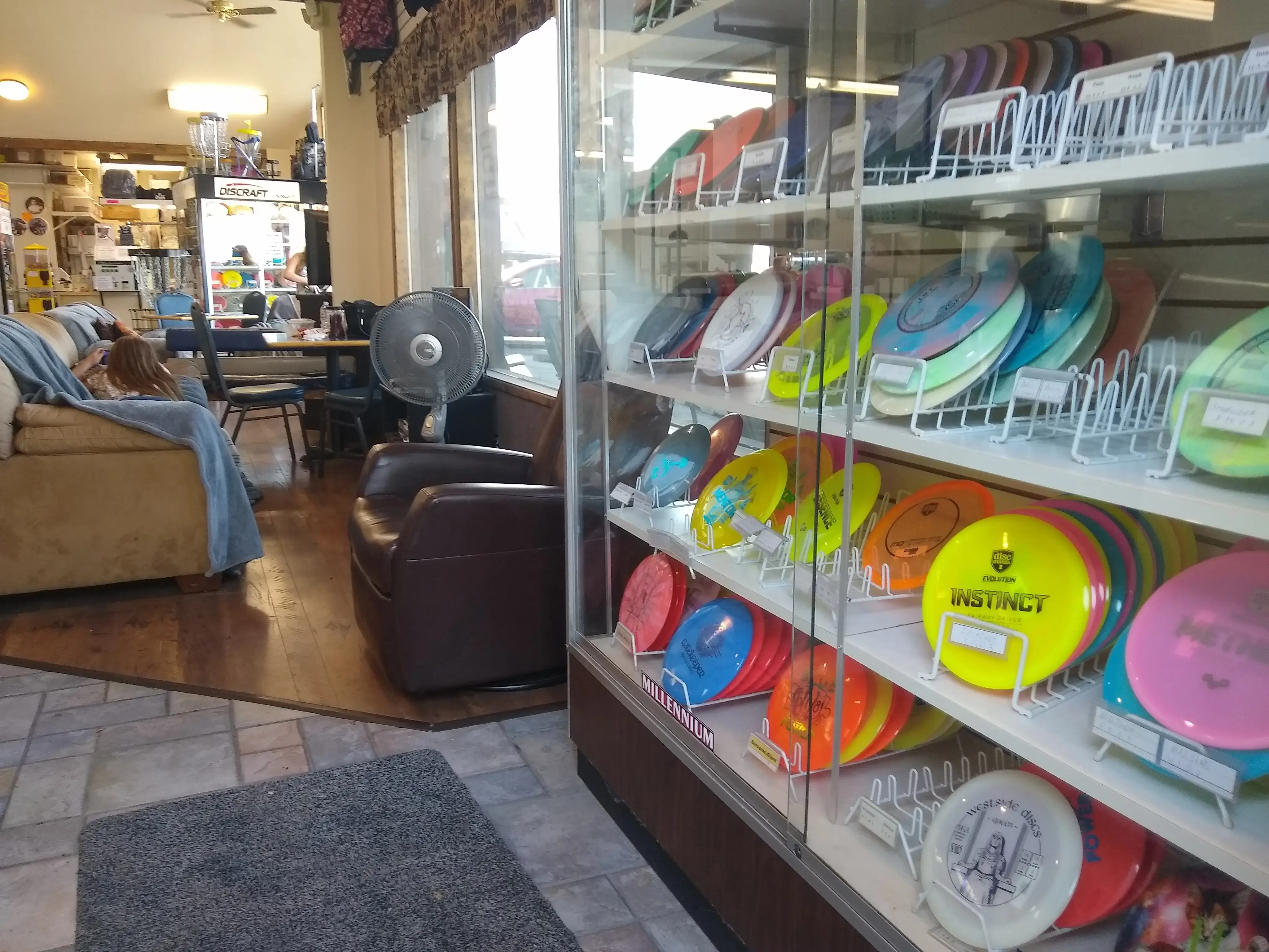 Seltice Laundry & Dry Cleaning - Image 16
