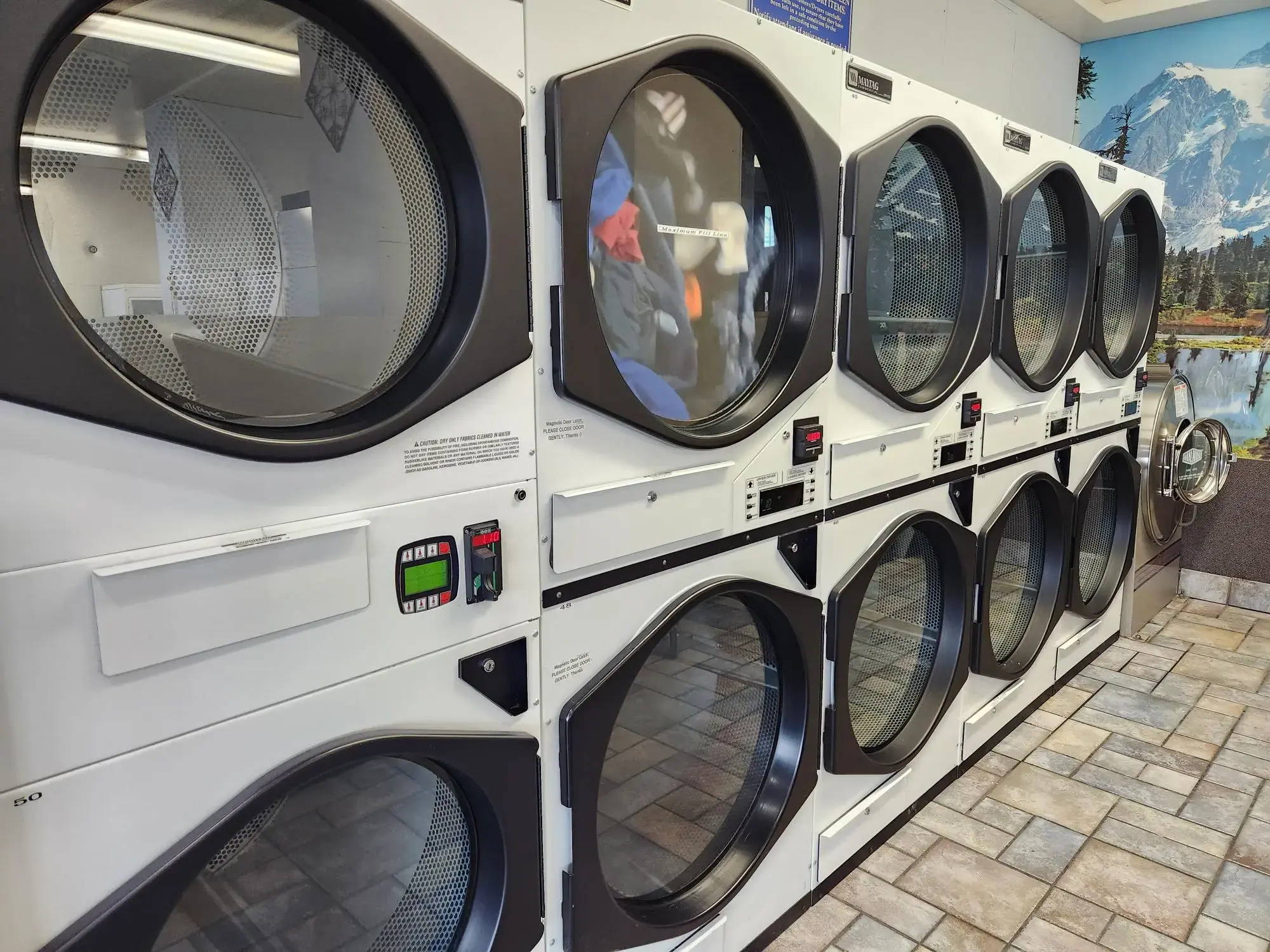 Seltice Laundry & Dry Cleaning - Image 17