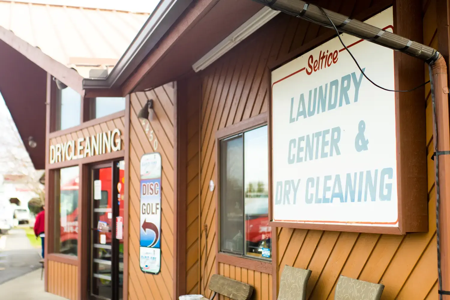 Seltice Laundry & Dry Cleaning - Image 3