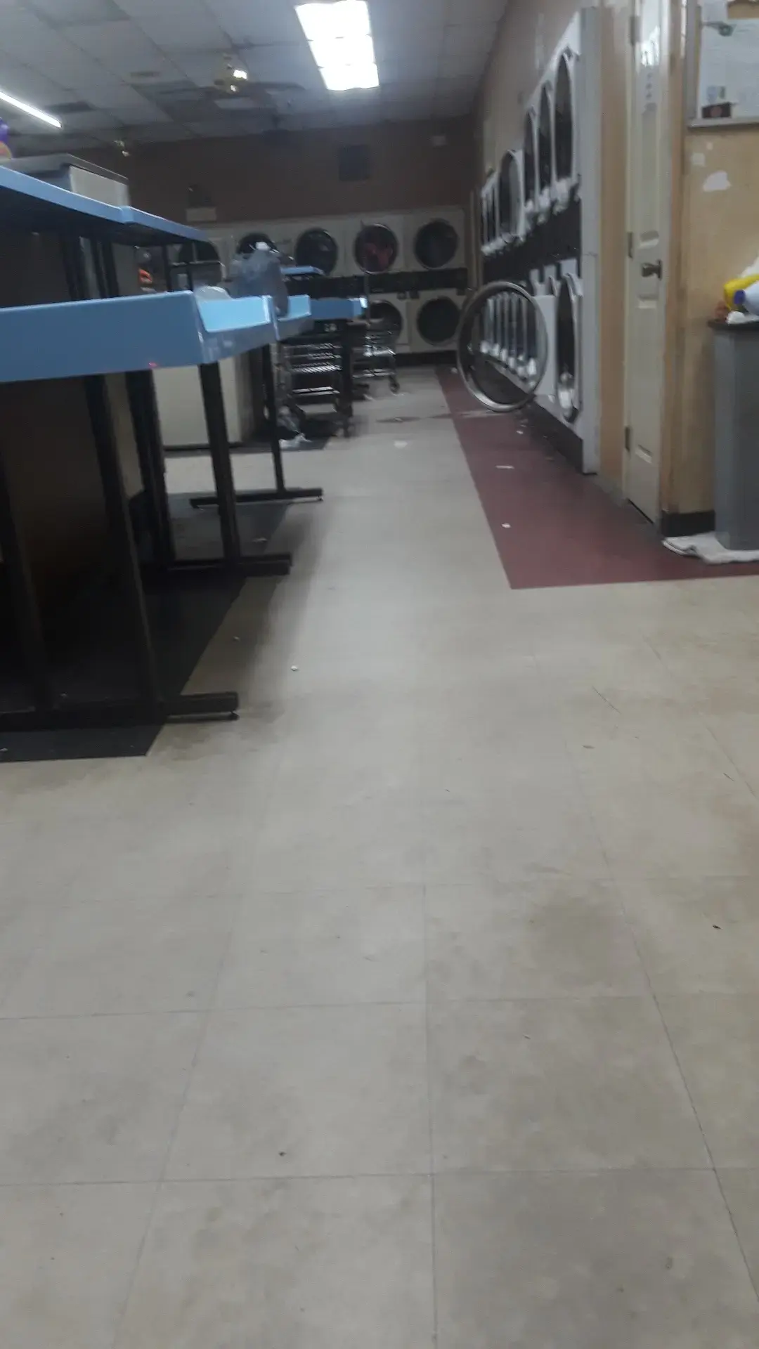 Seminole Center Laundromat - Image 10