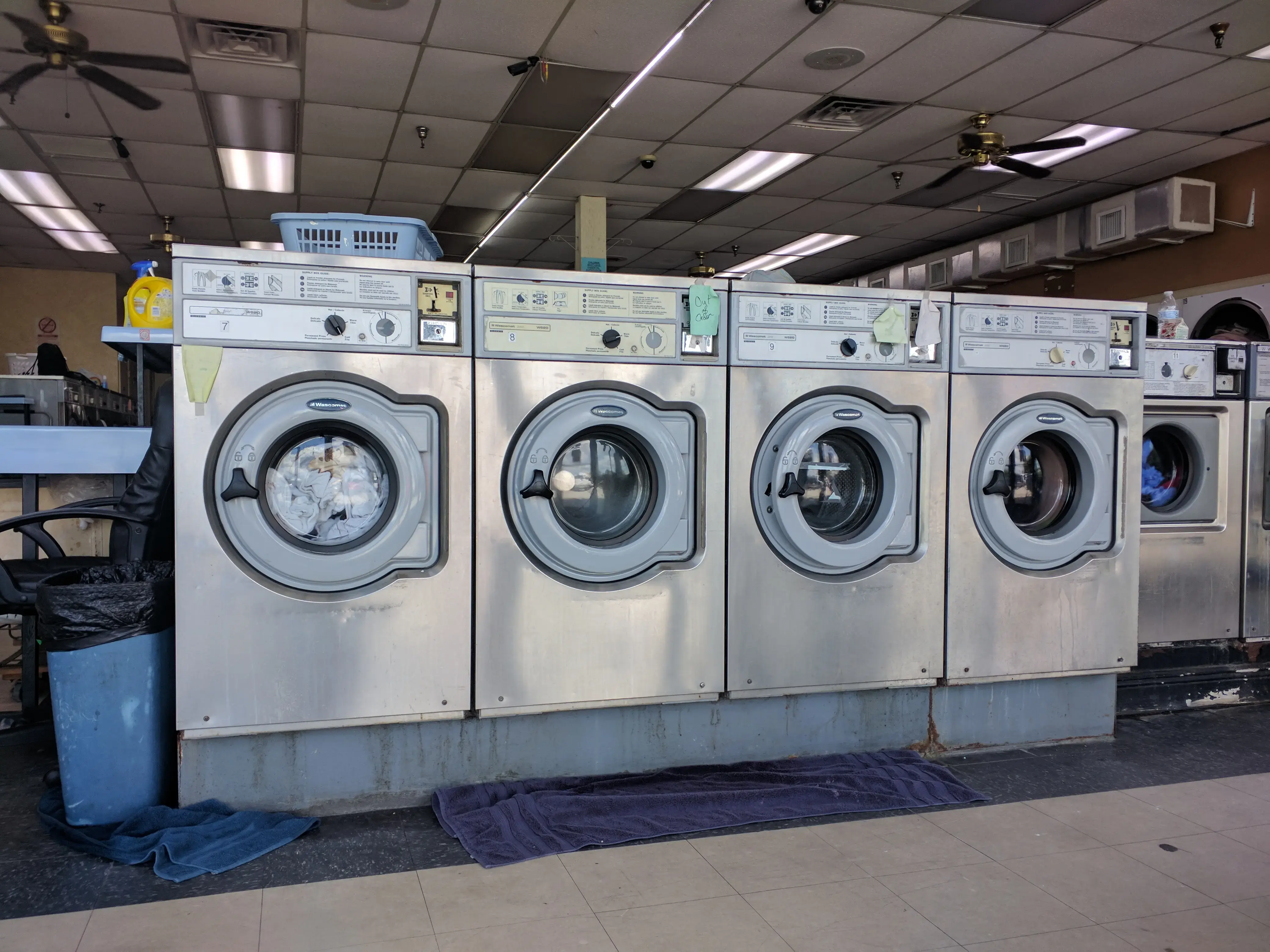Seminole Center Laundromat location