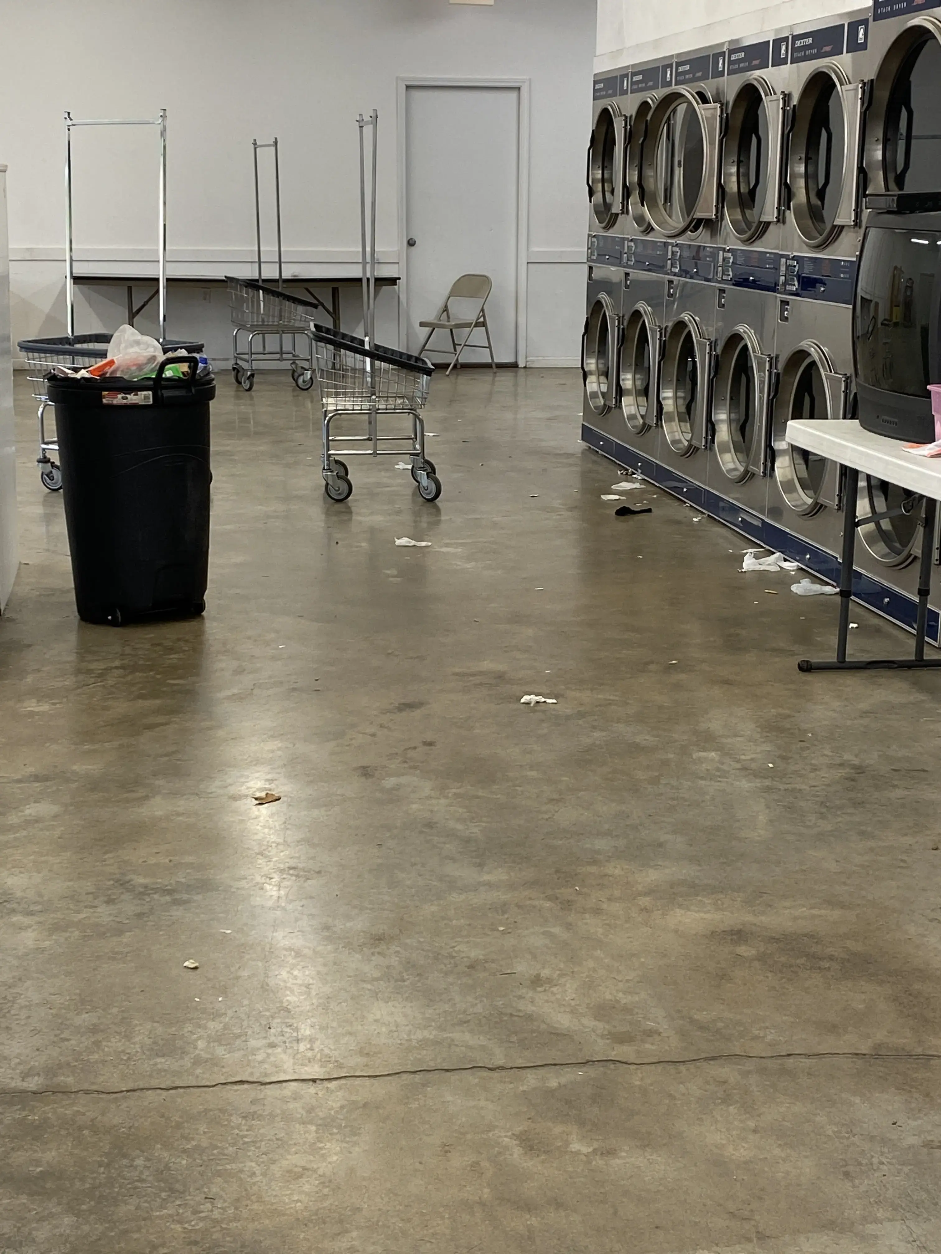 SEMO Suds Laundromat thumbnail 4