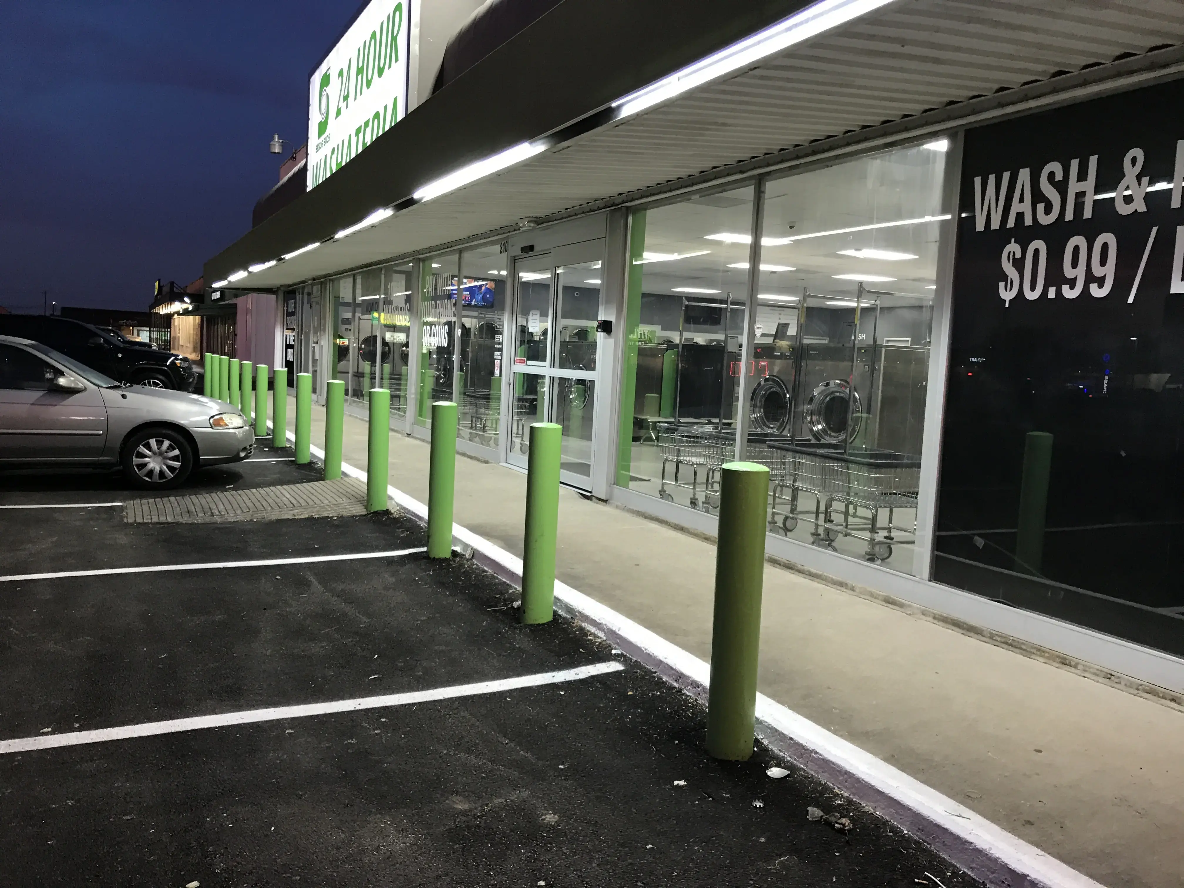 Senor Suds Washateria - Pasadena - Image 17