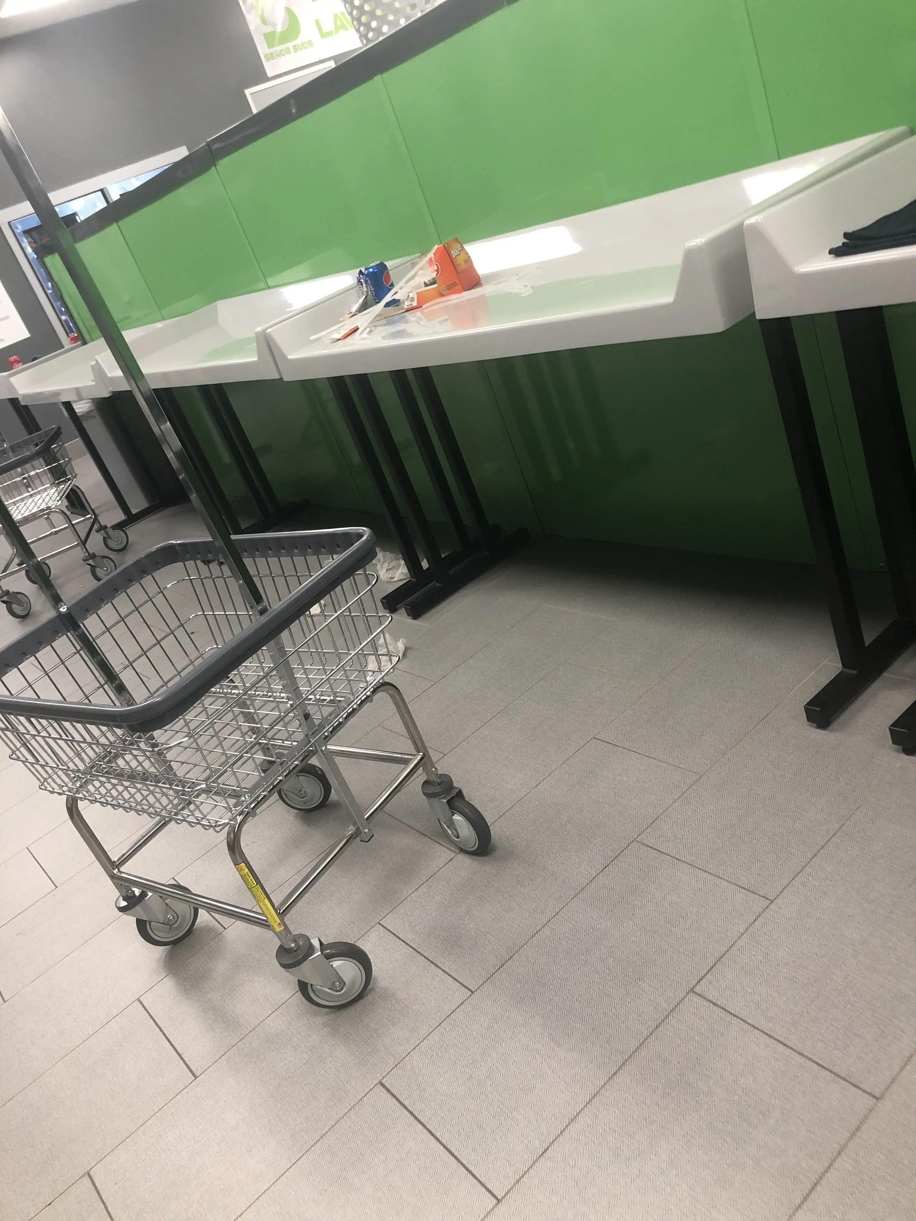 Senor Suds Washateria - Pasadena thumbnail 9