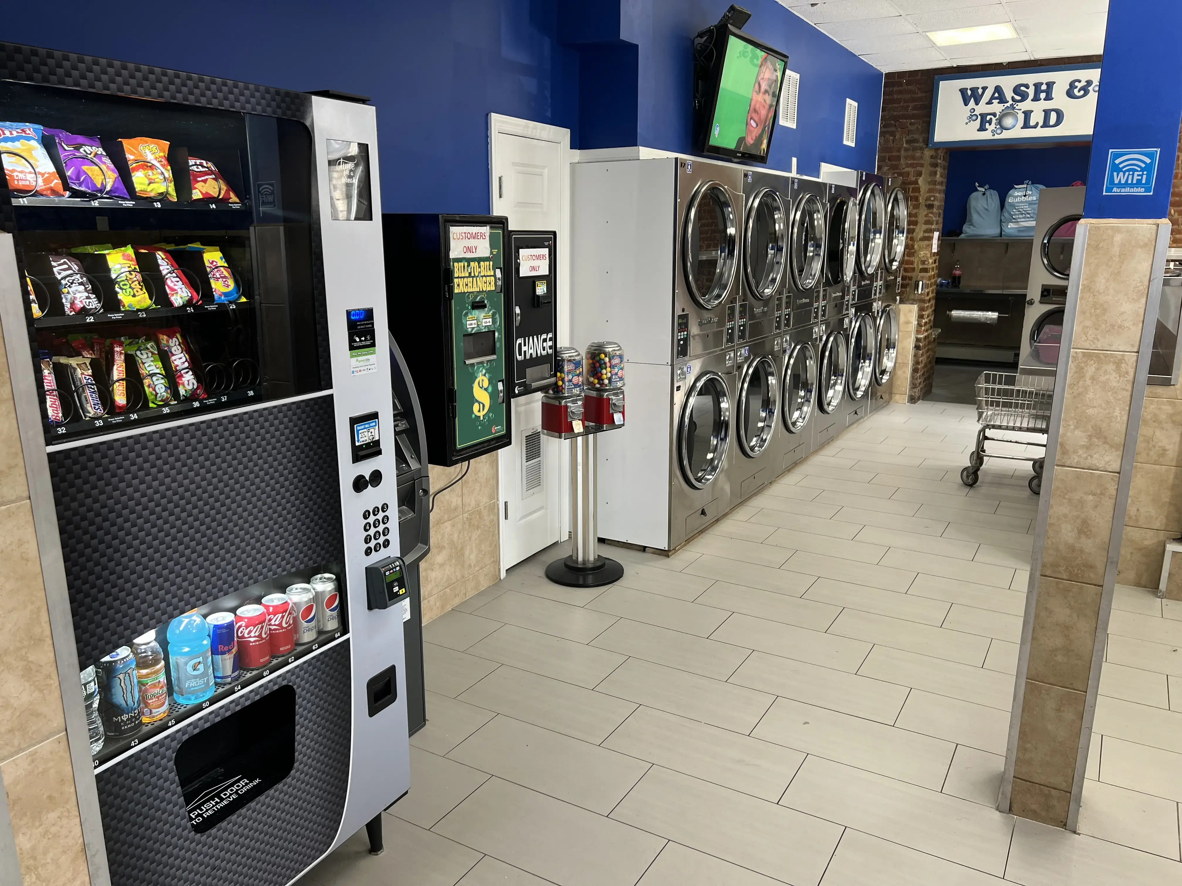 Señor Bubbles Laundromat - Image 18