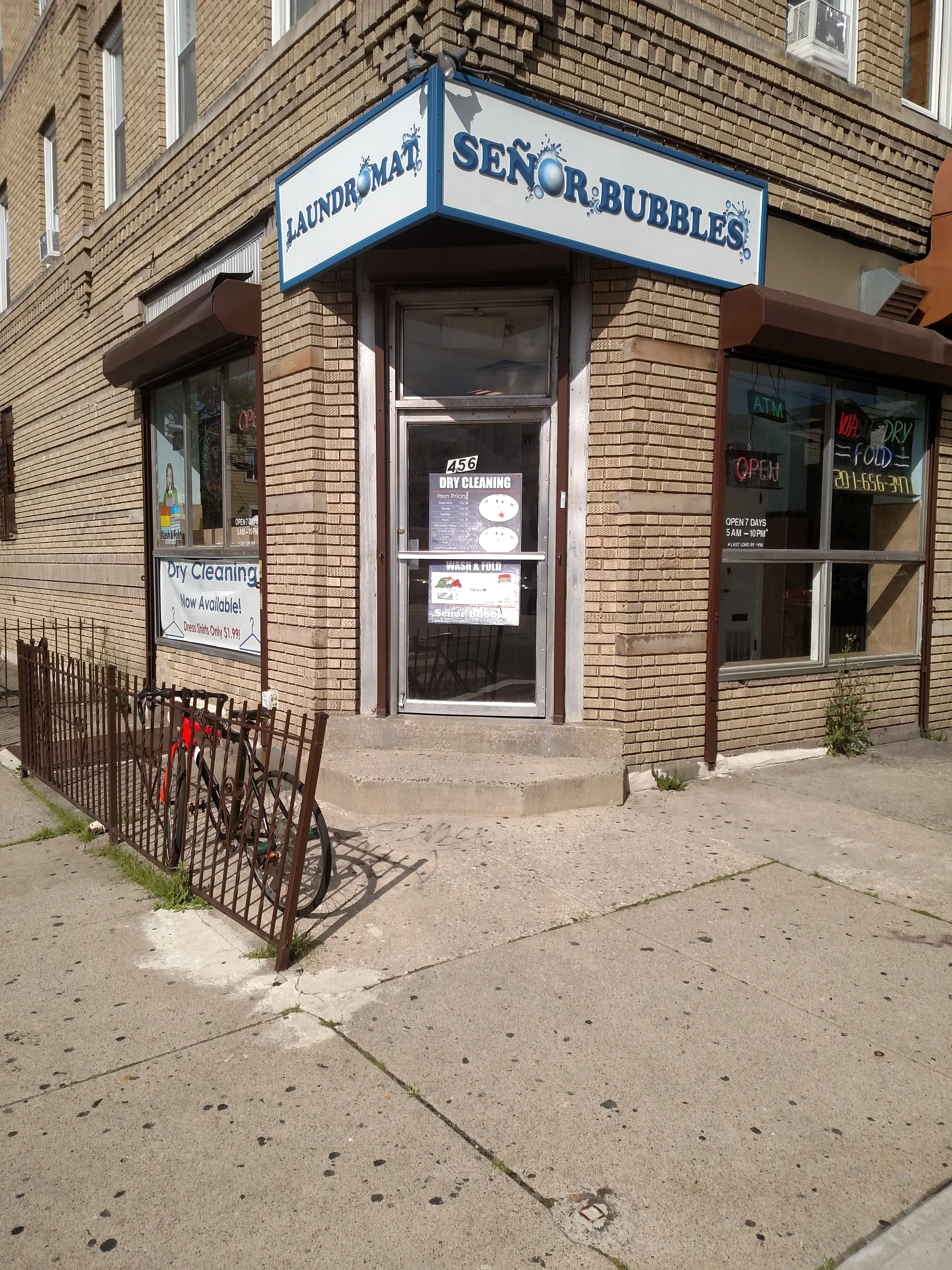 Señor Bubbles Laundromat - Image 9