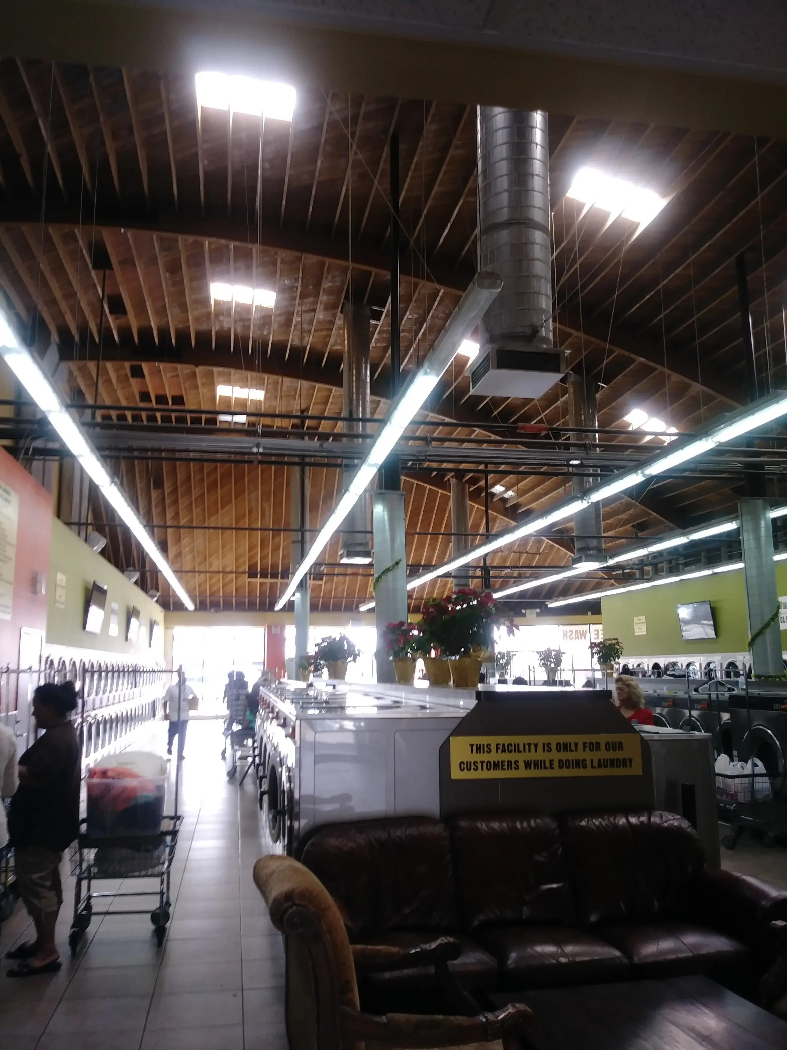 Sepulveda Laundry thumbnail 9