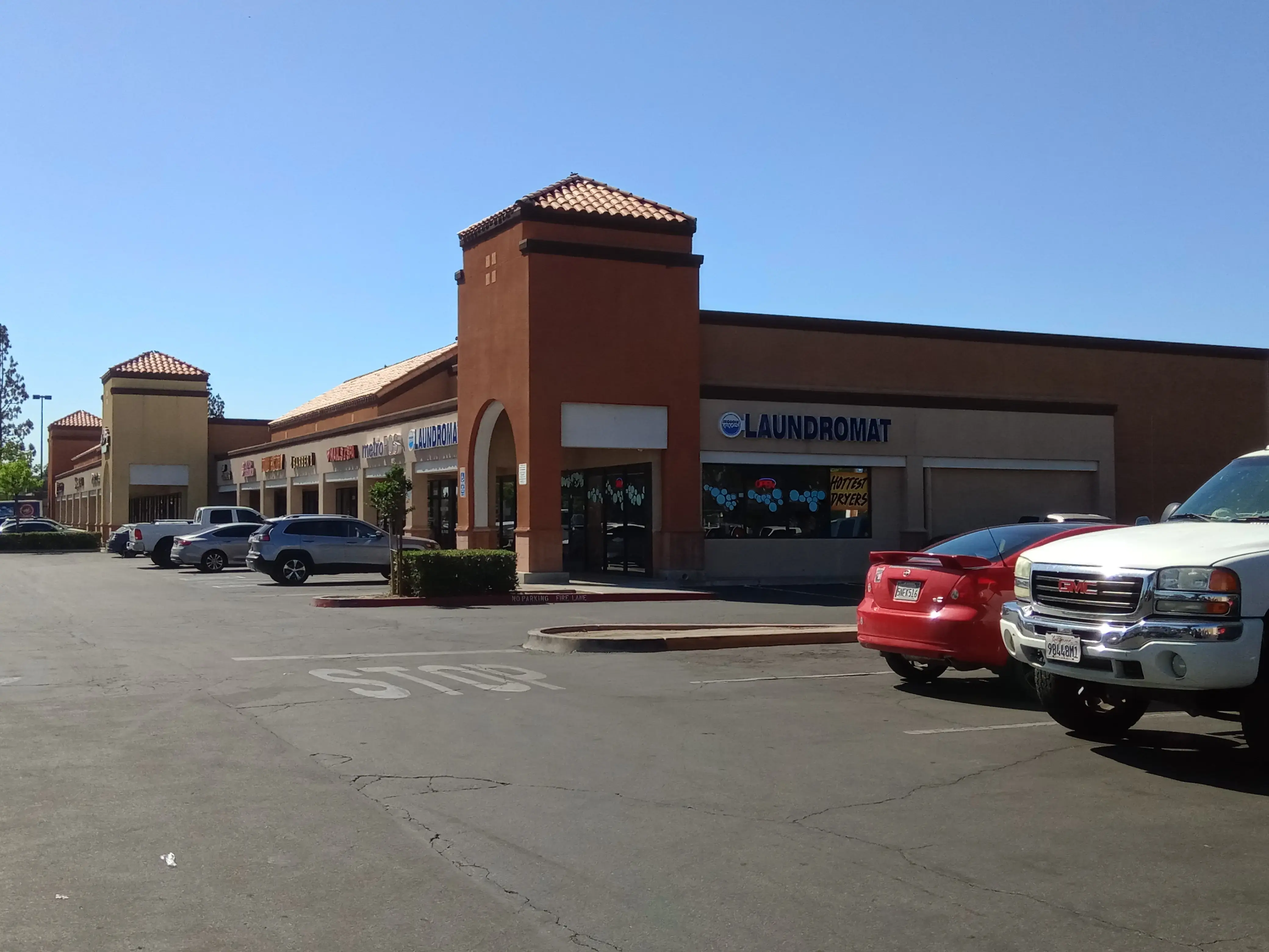 Sequoia Laundromat + Wash & Fold Laundry Co. - Image 13