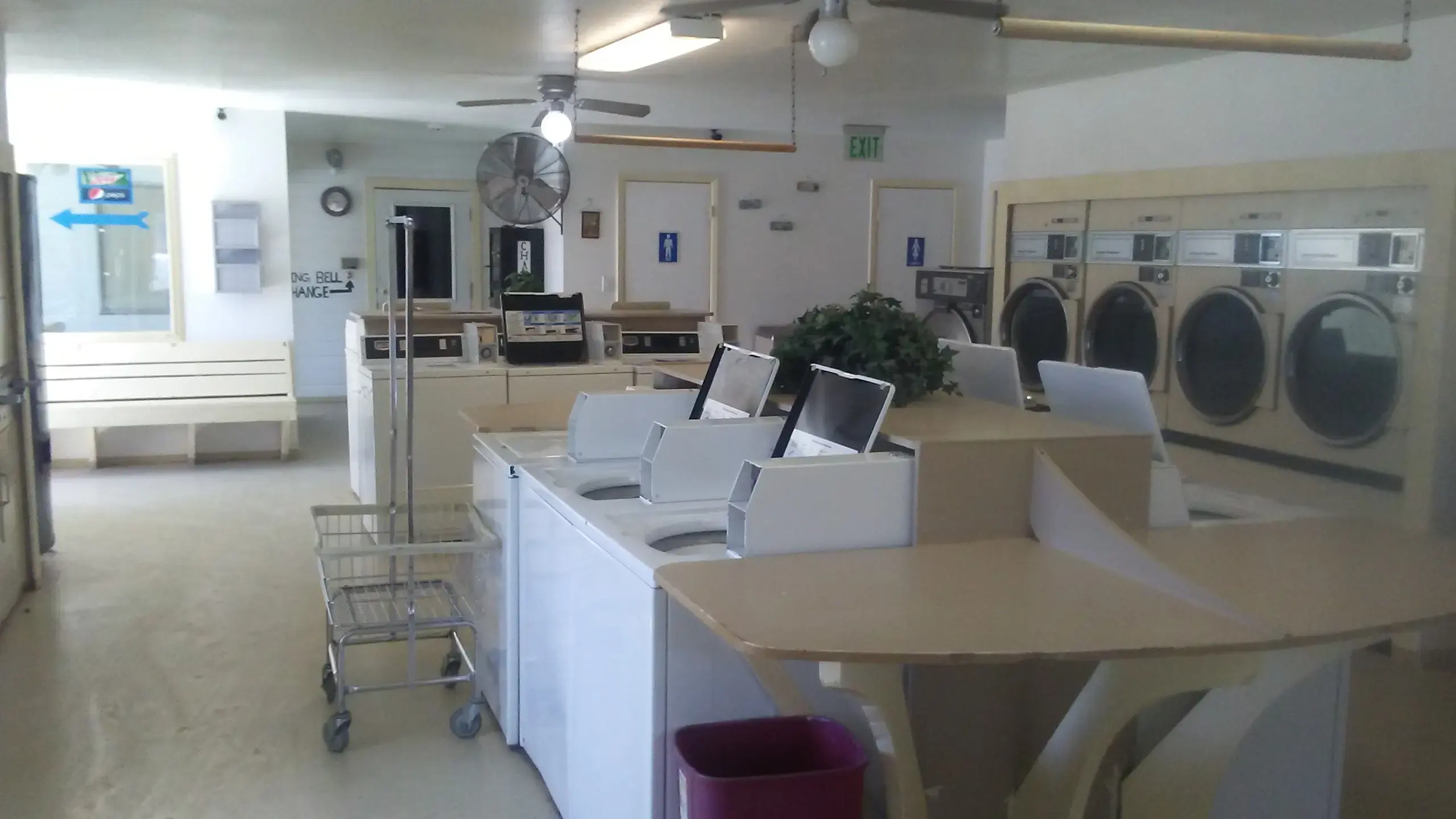 Seventh St. Laundrymat - Image 6