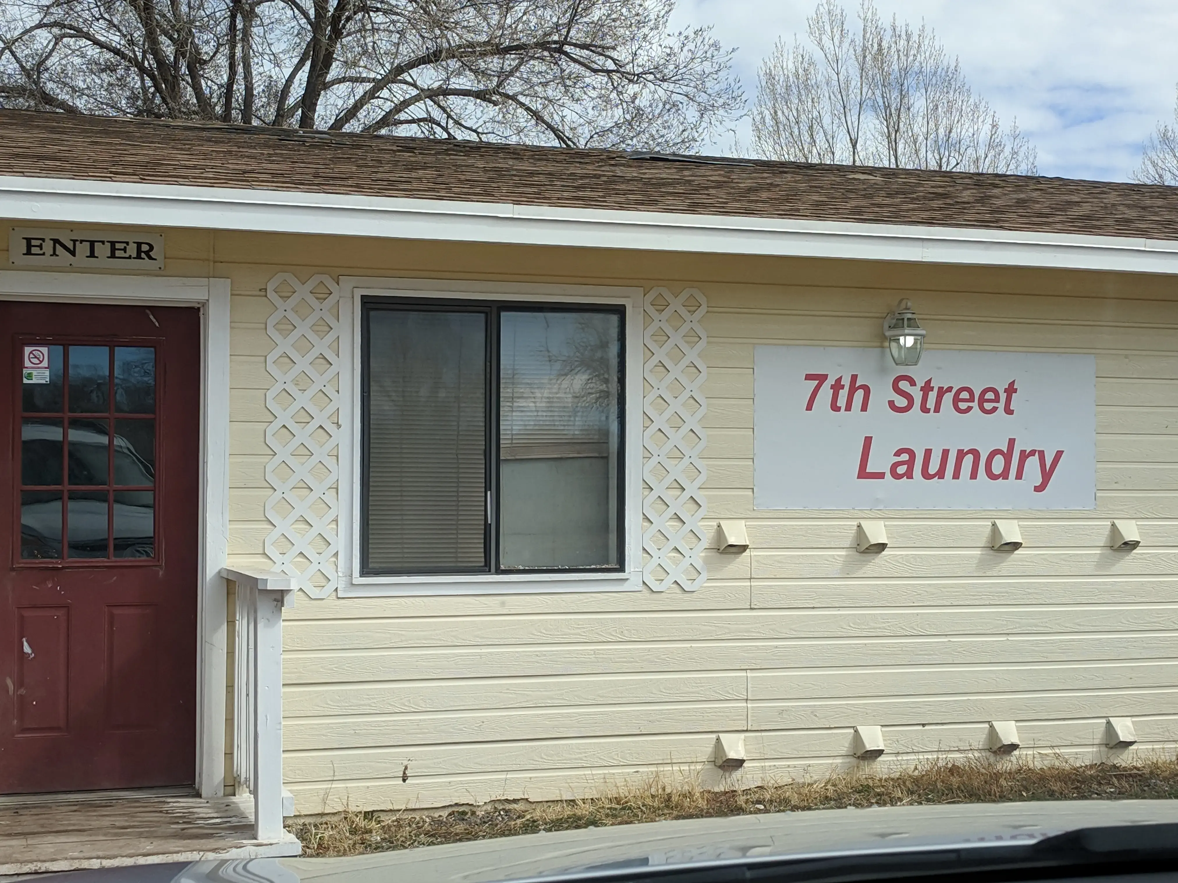 Seventh St. Laundrymat thumbnail 15