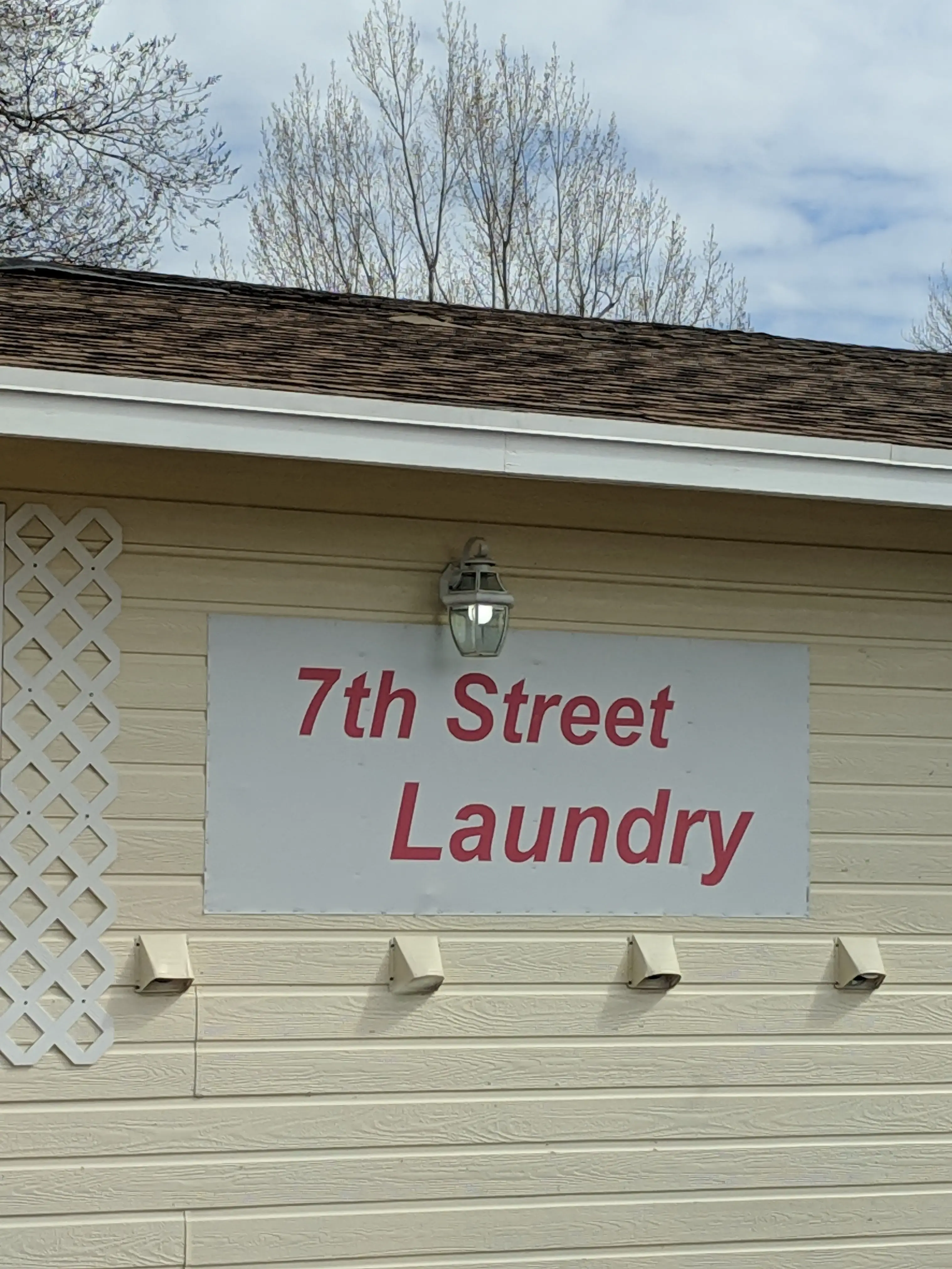 Seventh St. Laundrymat thumbnail 11