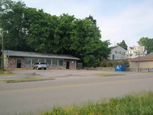 Seymore Drive Coin Laundry - Image 3