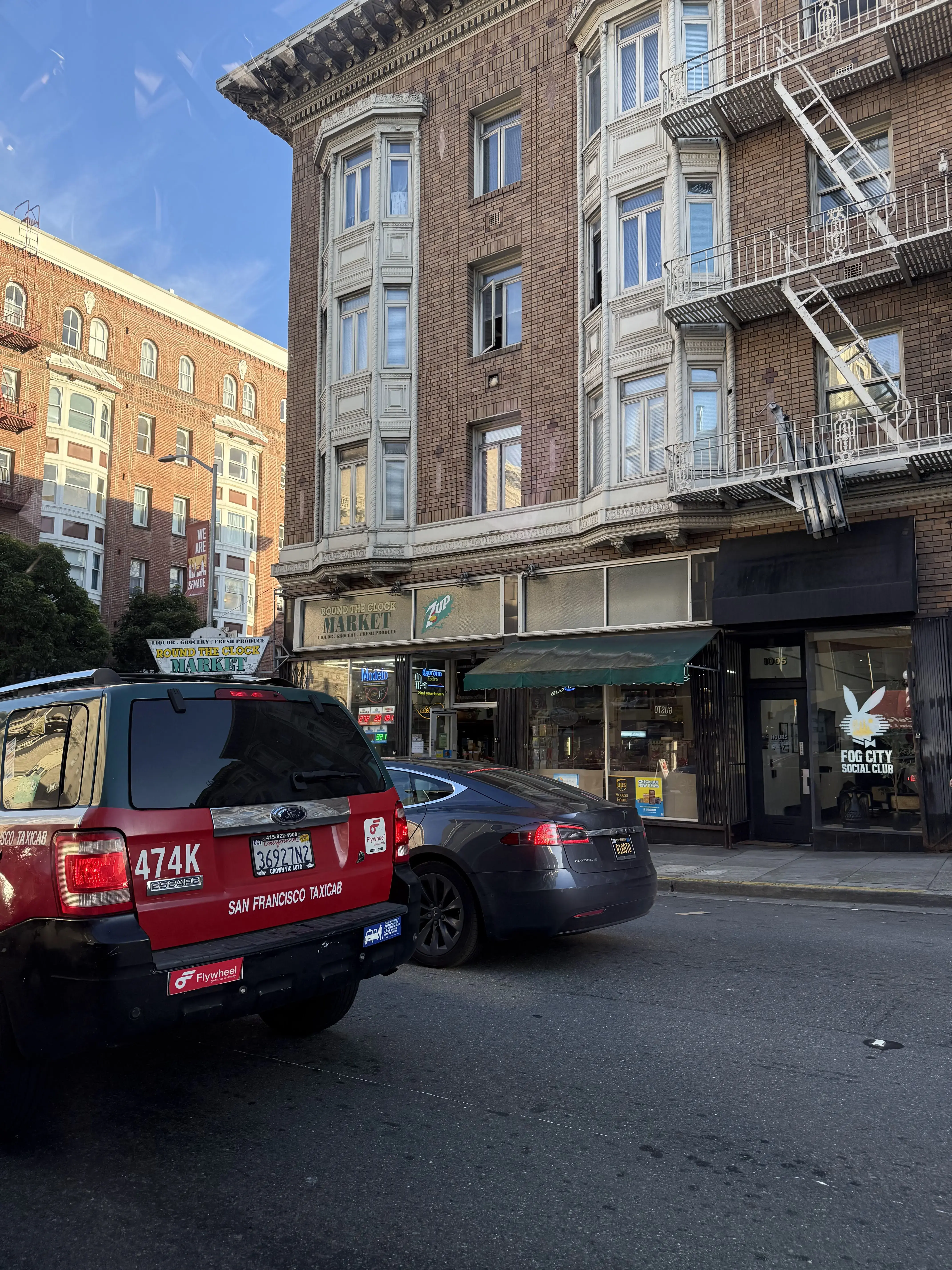 SF Laundromat - Image 4