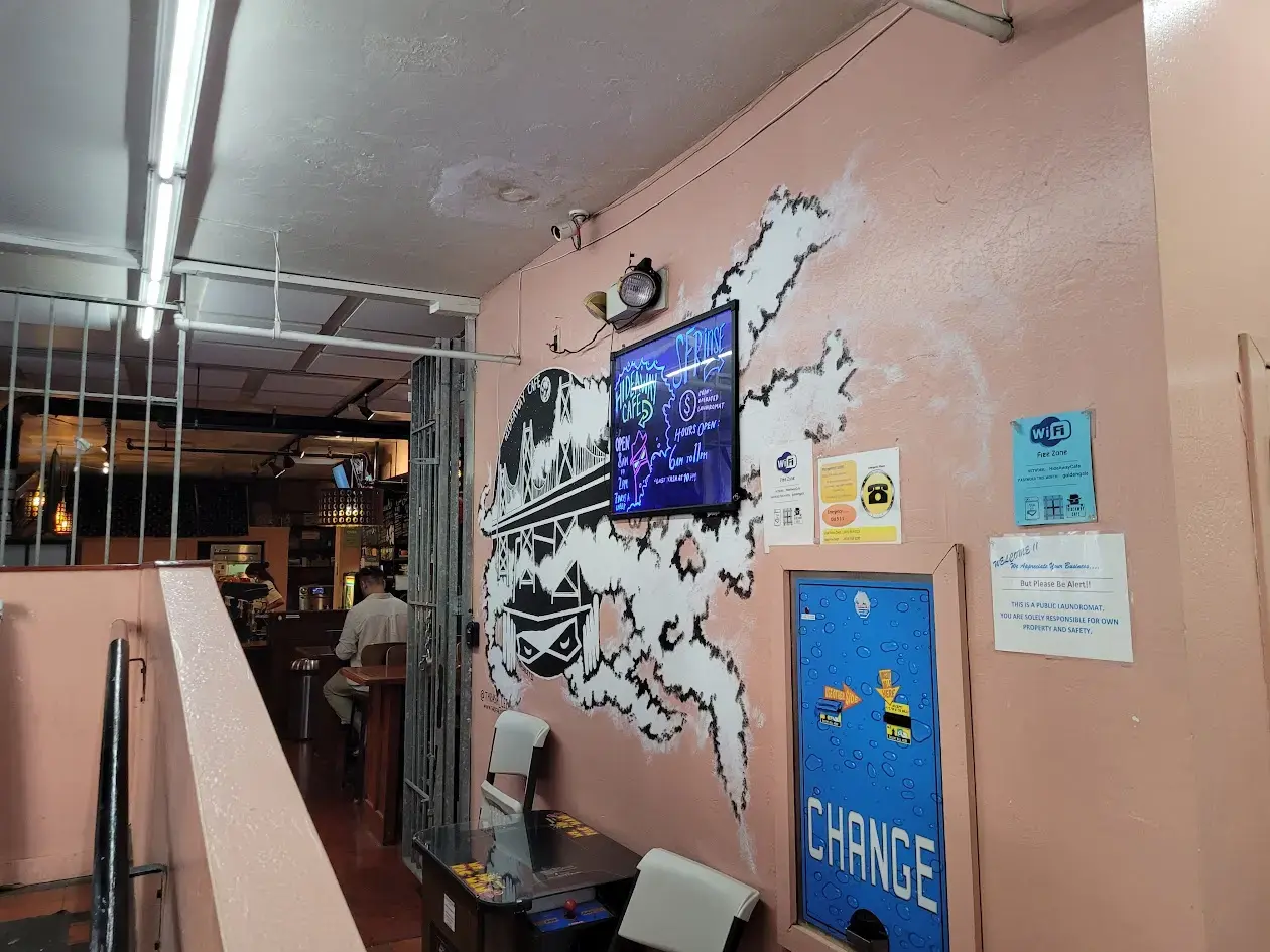 SF Laundromat thumbnail 15
