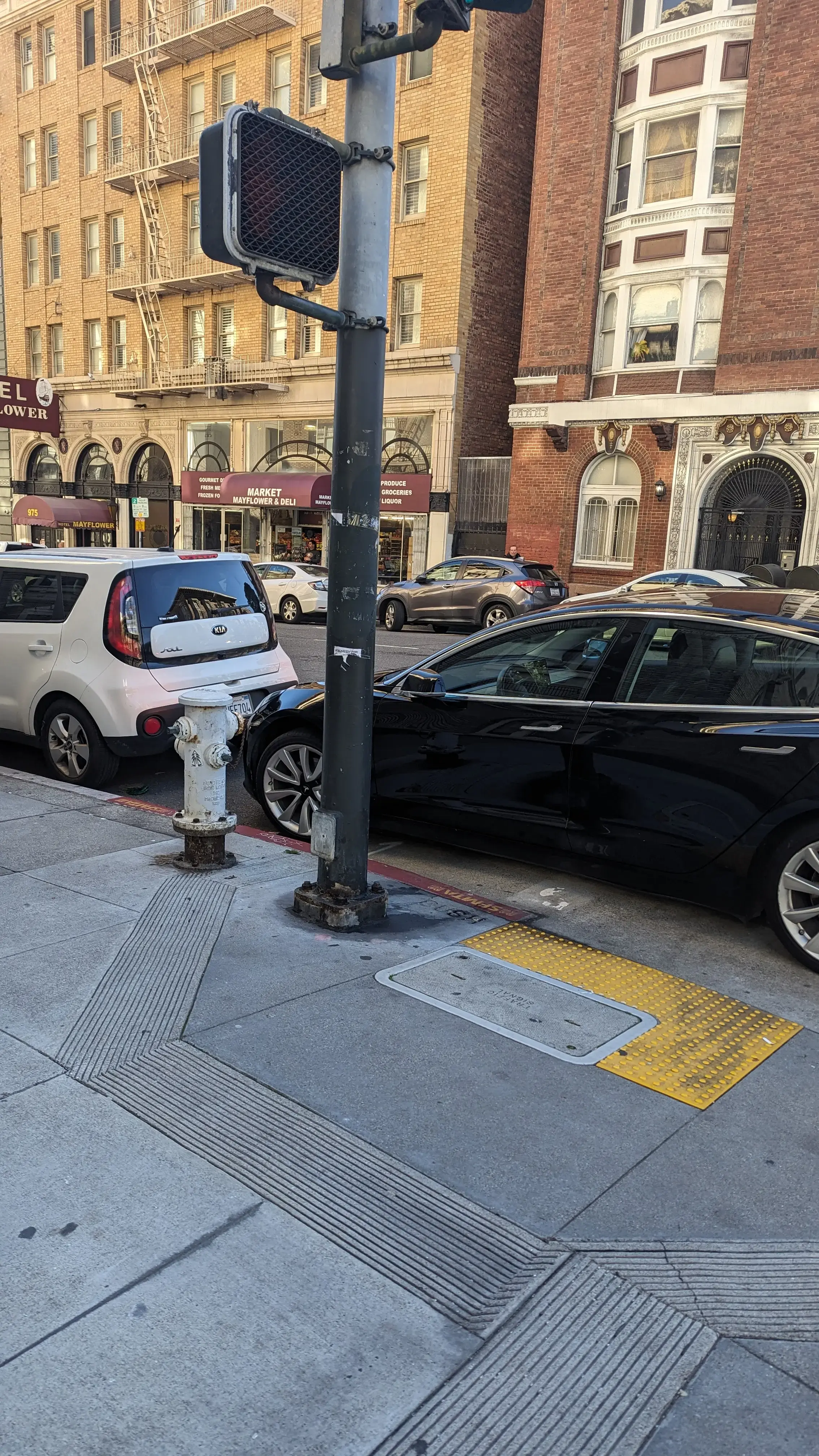 SF Laundromat thumbnail 18