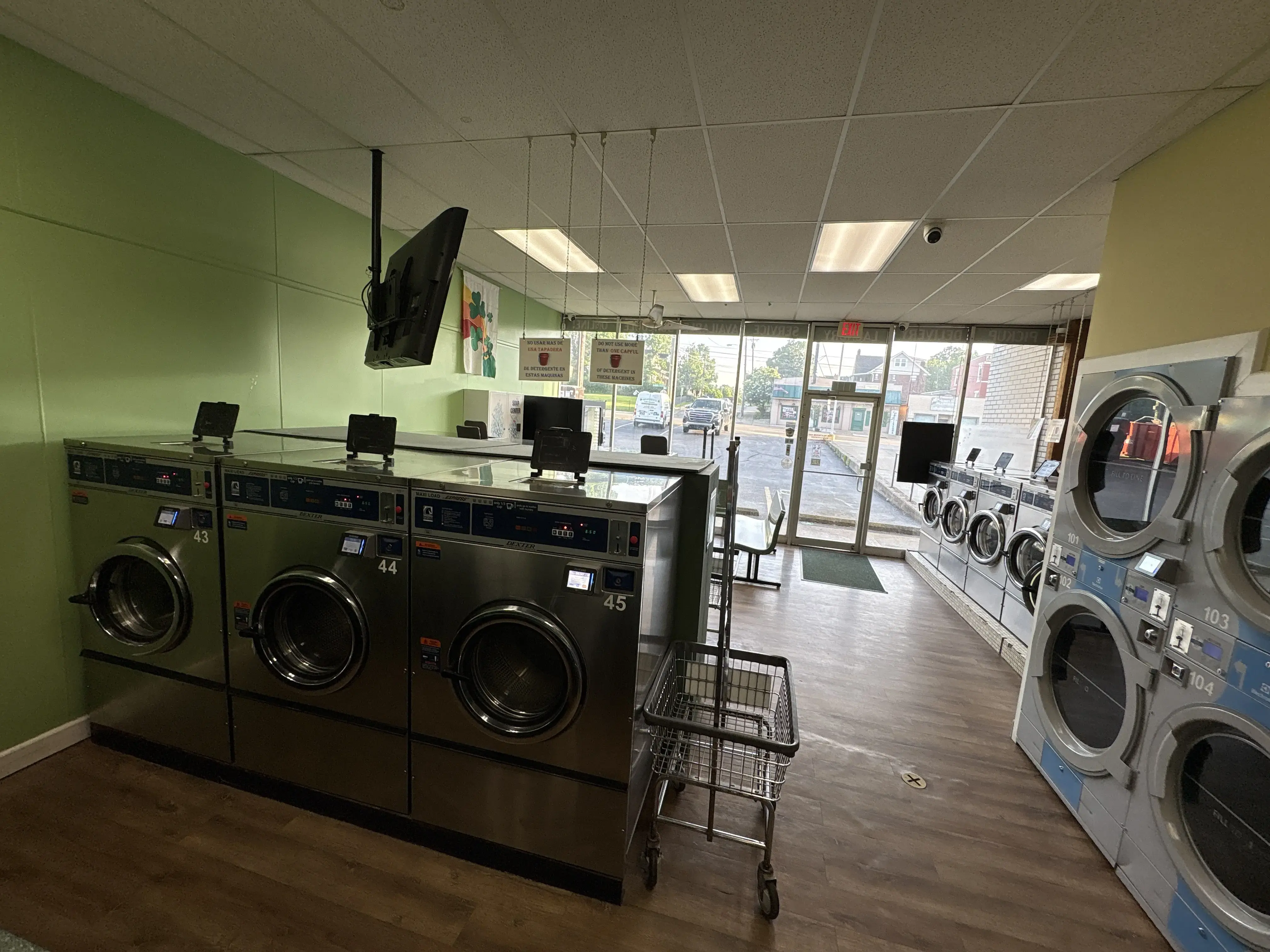 Shamrock Coin Laundry thumbnail 3