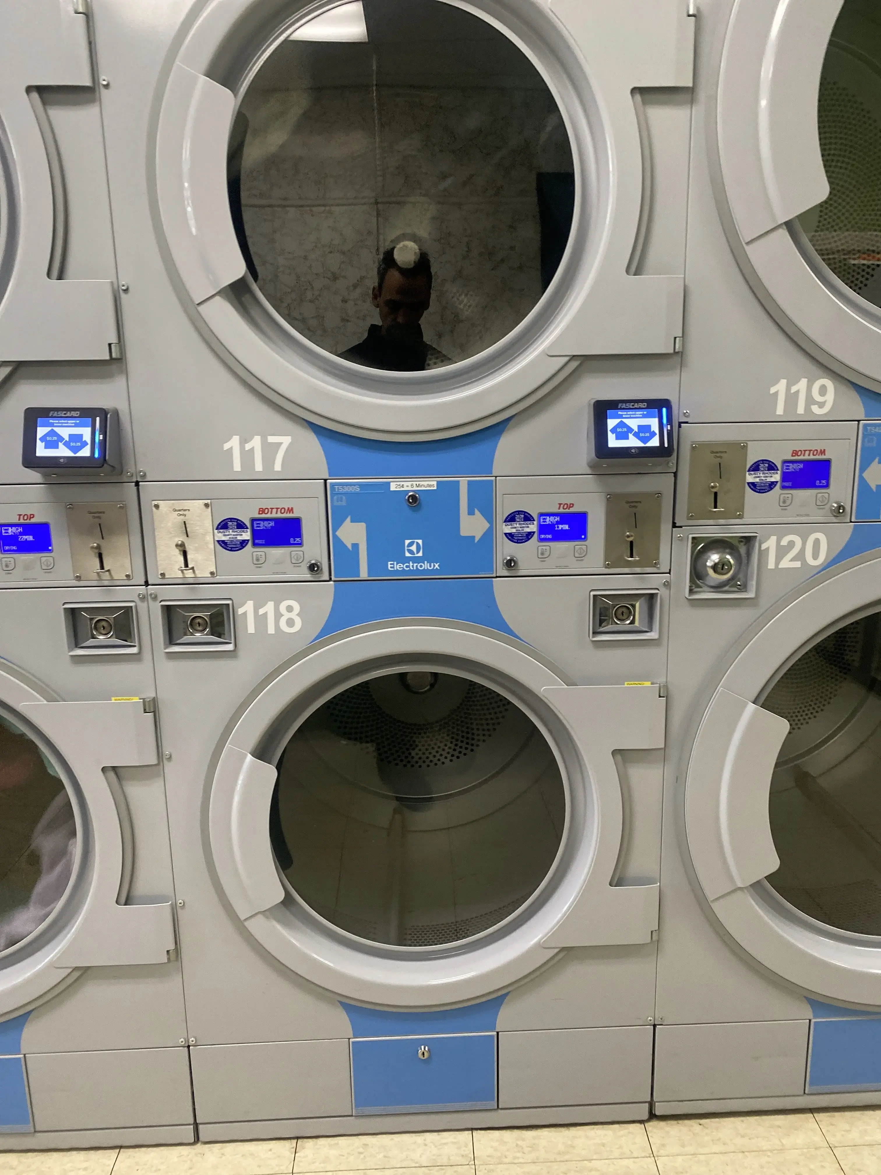 Shamrock Coin Laundry thumbnail 12