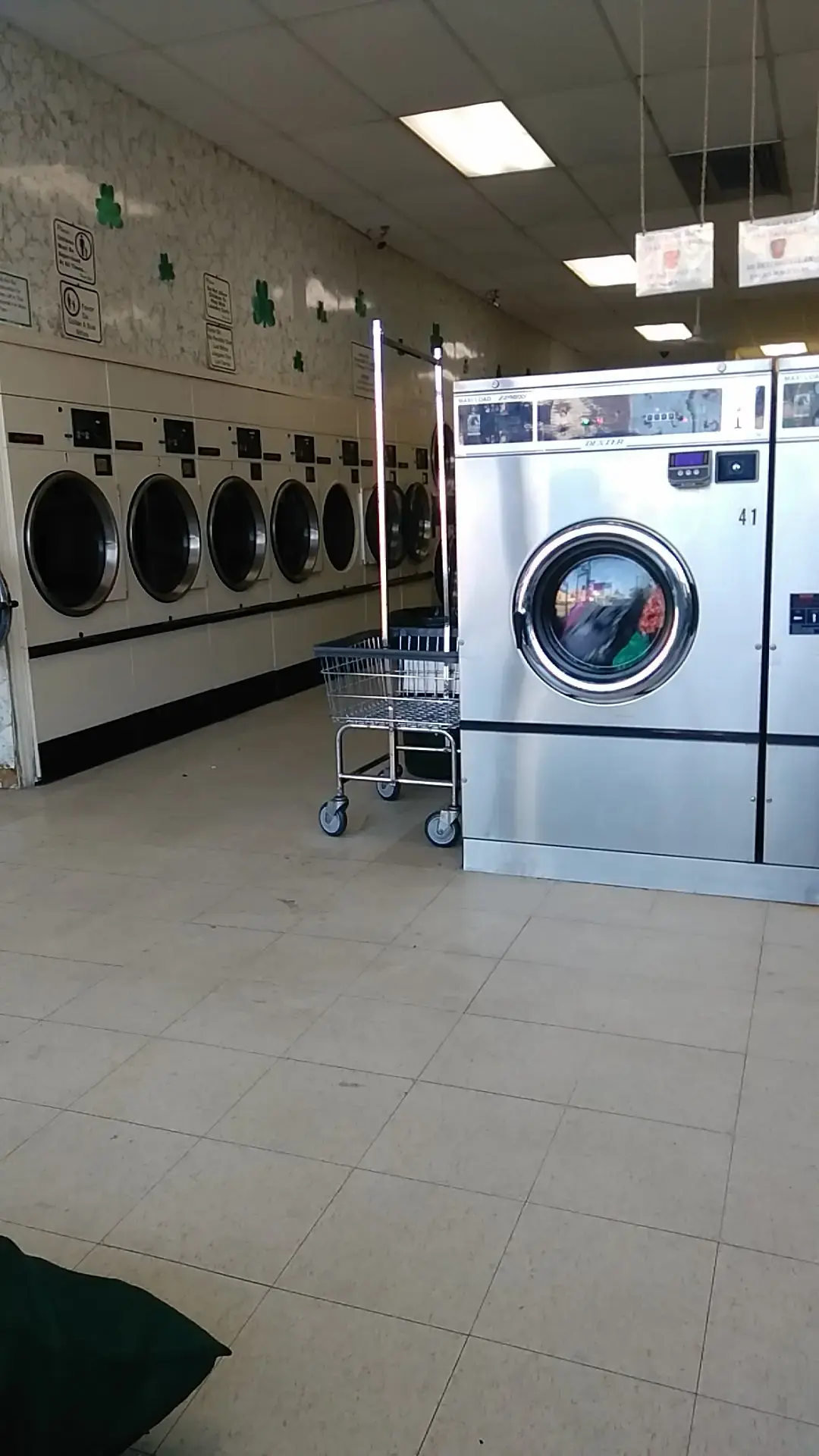 Shamrock Coin Laundry thumbnail 16