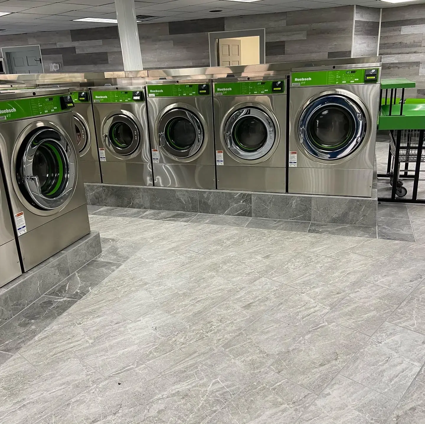 Sheeley’s Laundromat - FREE Drying credits with every load & every day+10% OFF every Friday ! thumbnail 3