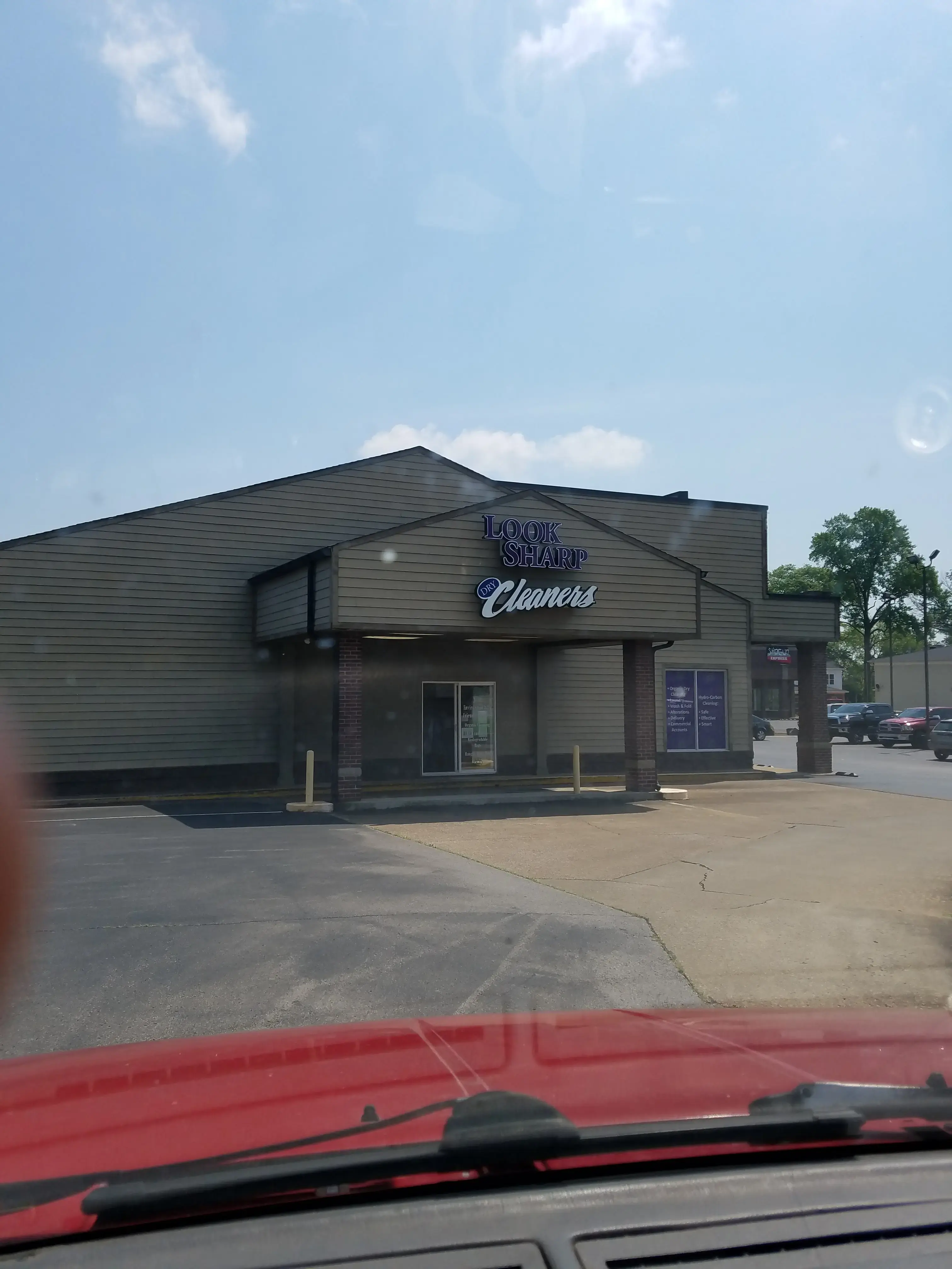Sheldon's Look Sharp Dry Cleaners thumbnail 4