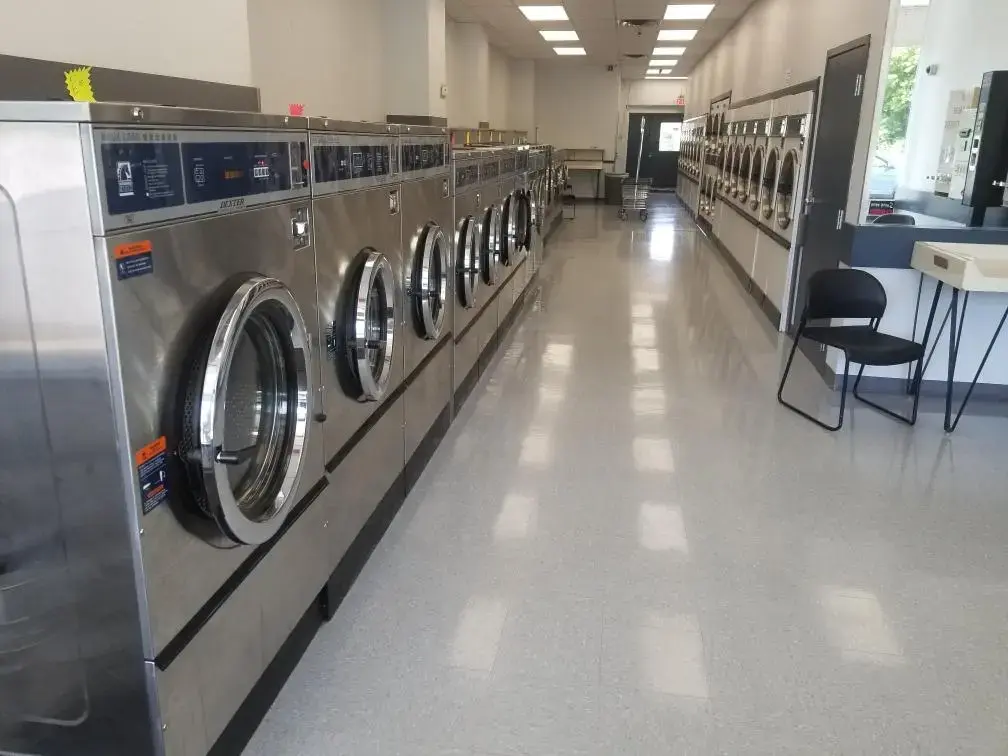 Sheridan Plaza Laundromat - Image 11