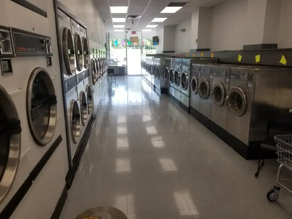 Sheridan Plaza Laundromat thumbnail 7