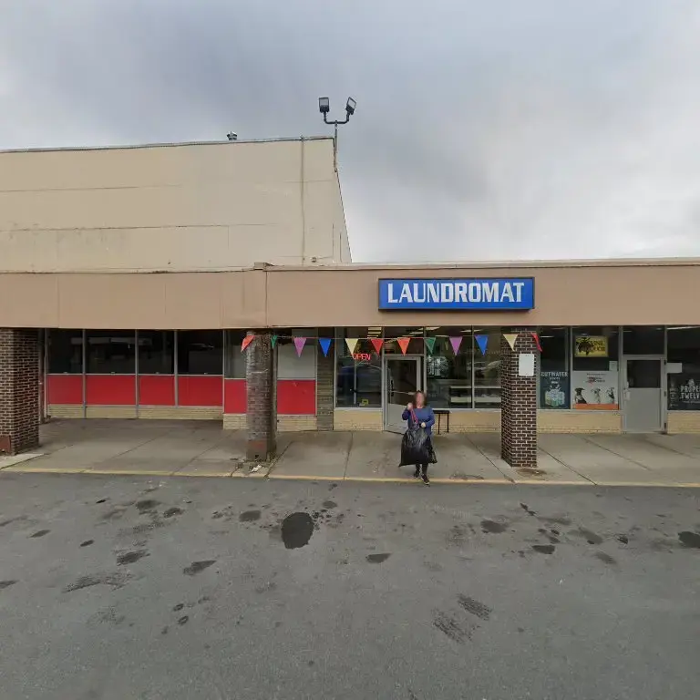 Sheridan Plaza Laundromat thumbnail 13