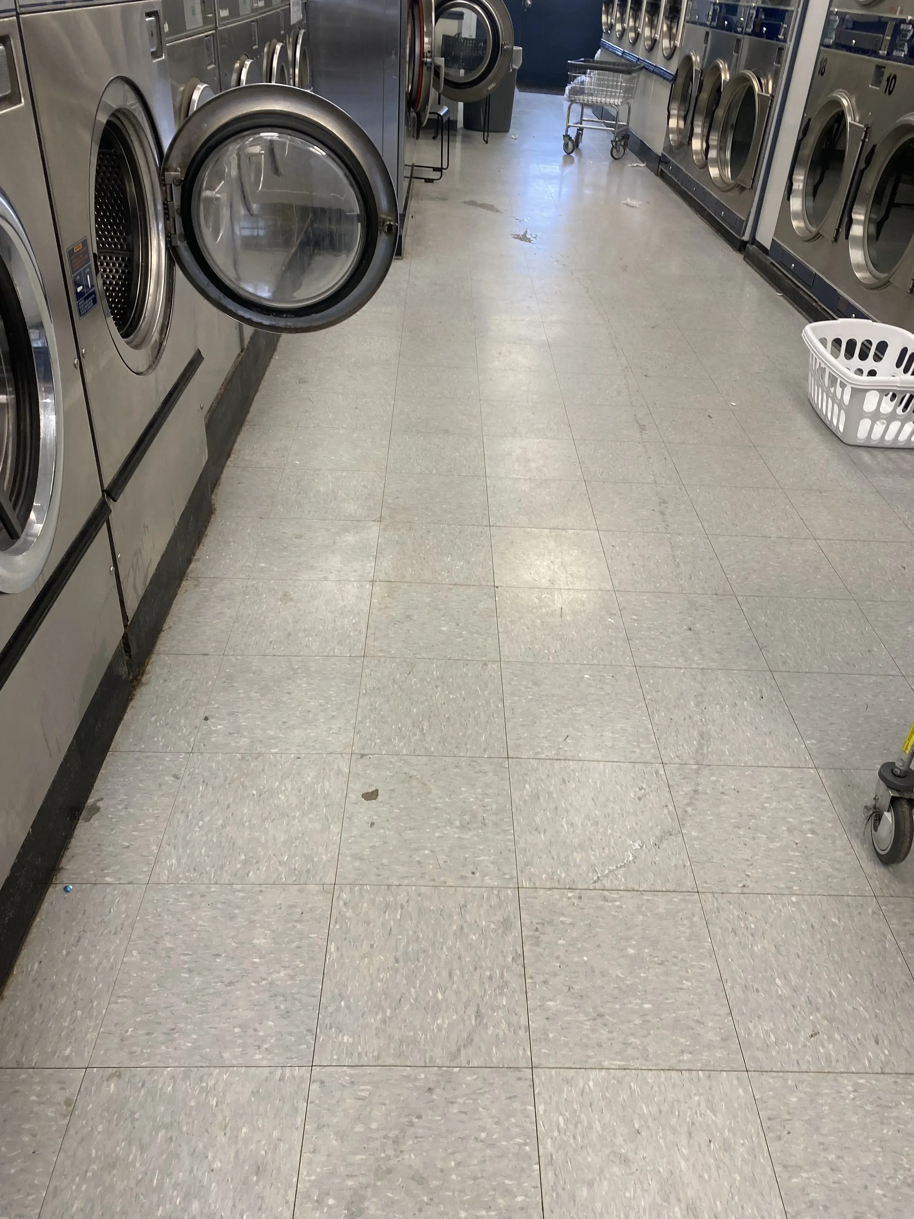 Sheridan Plaza Laundromat thumbnail 2