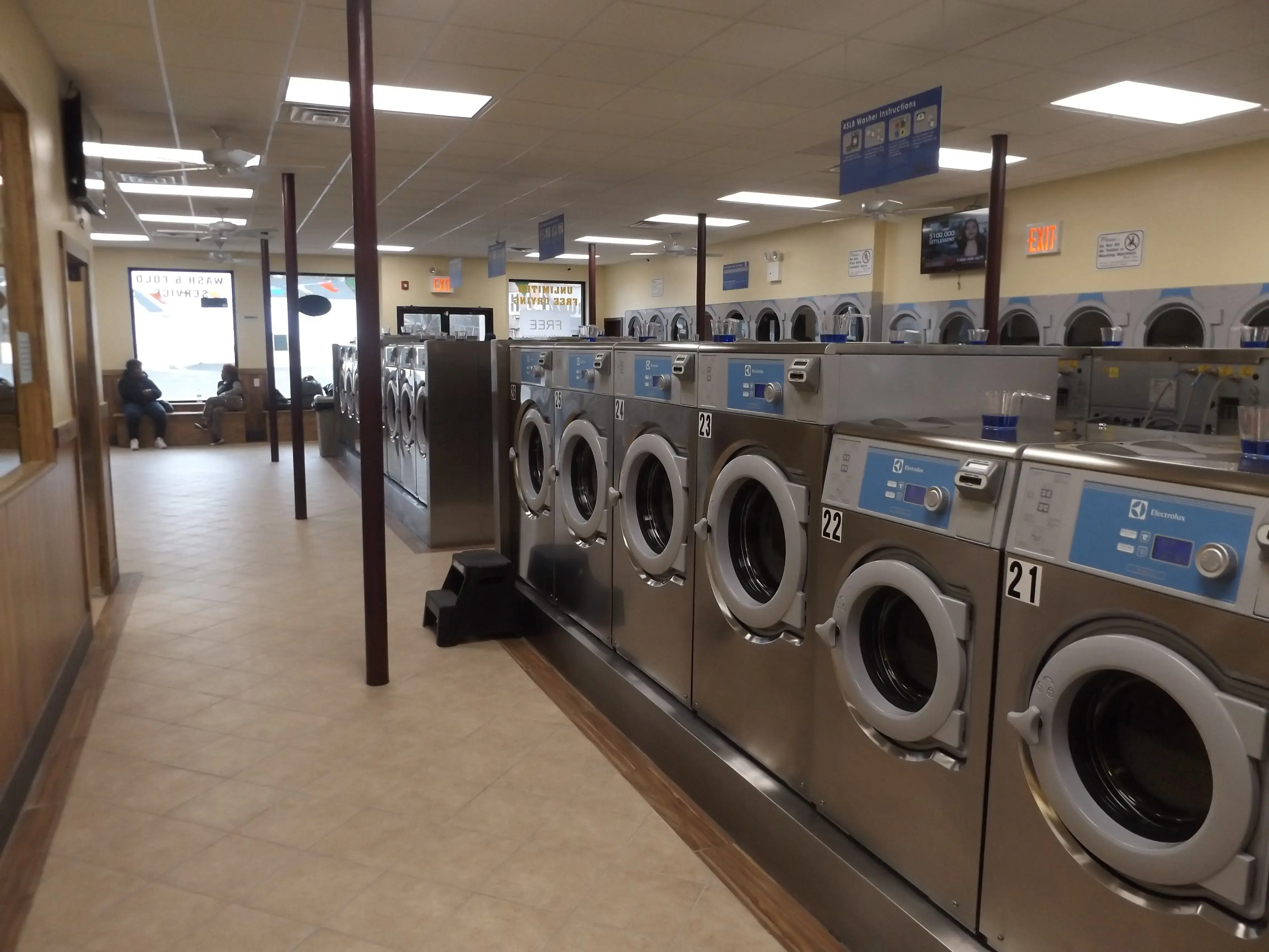 Shine Laundromat - Image 11