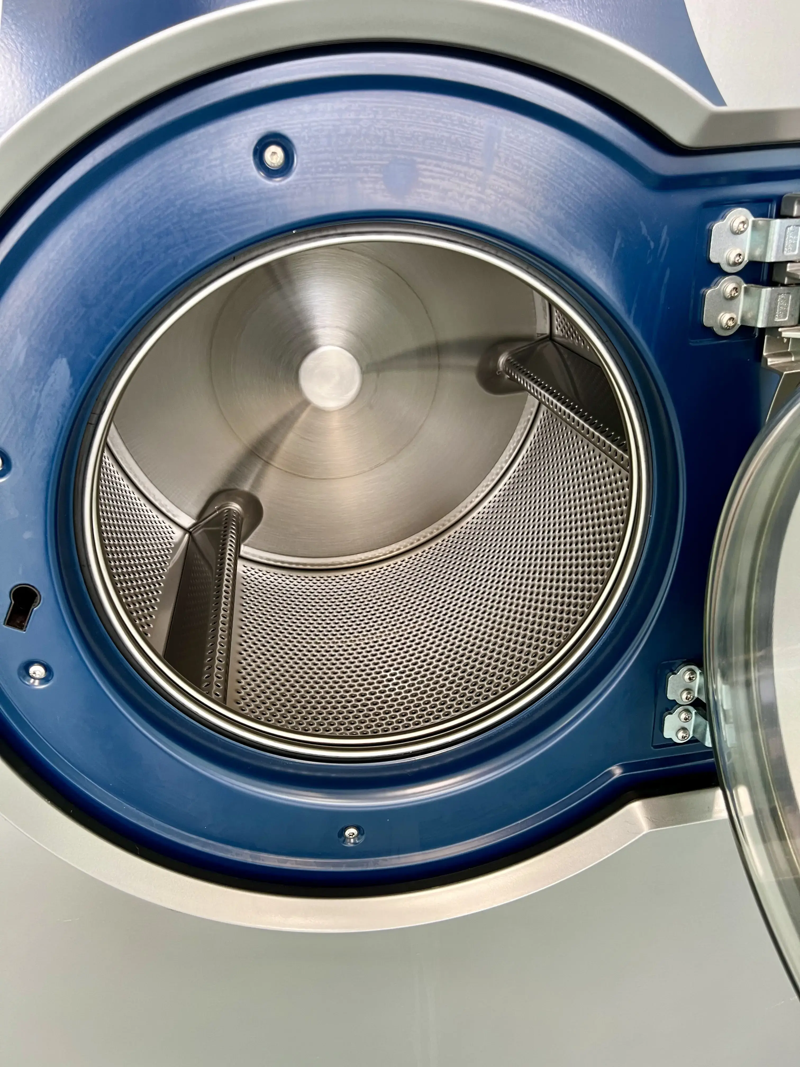 Ship Shape Laundromat - Image 3