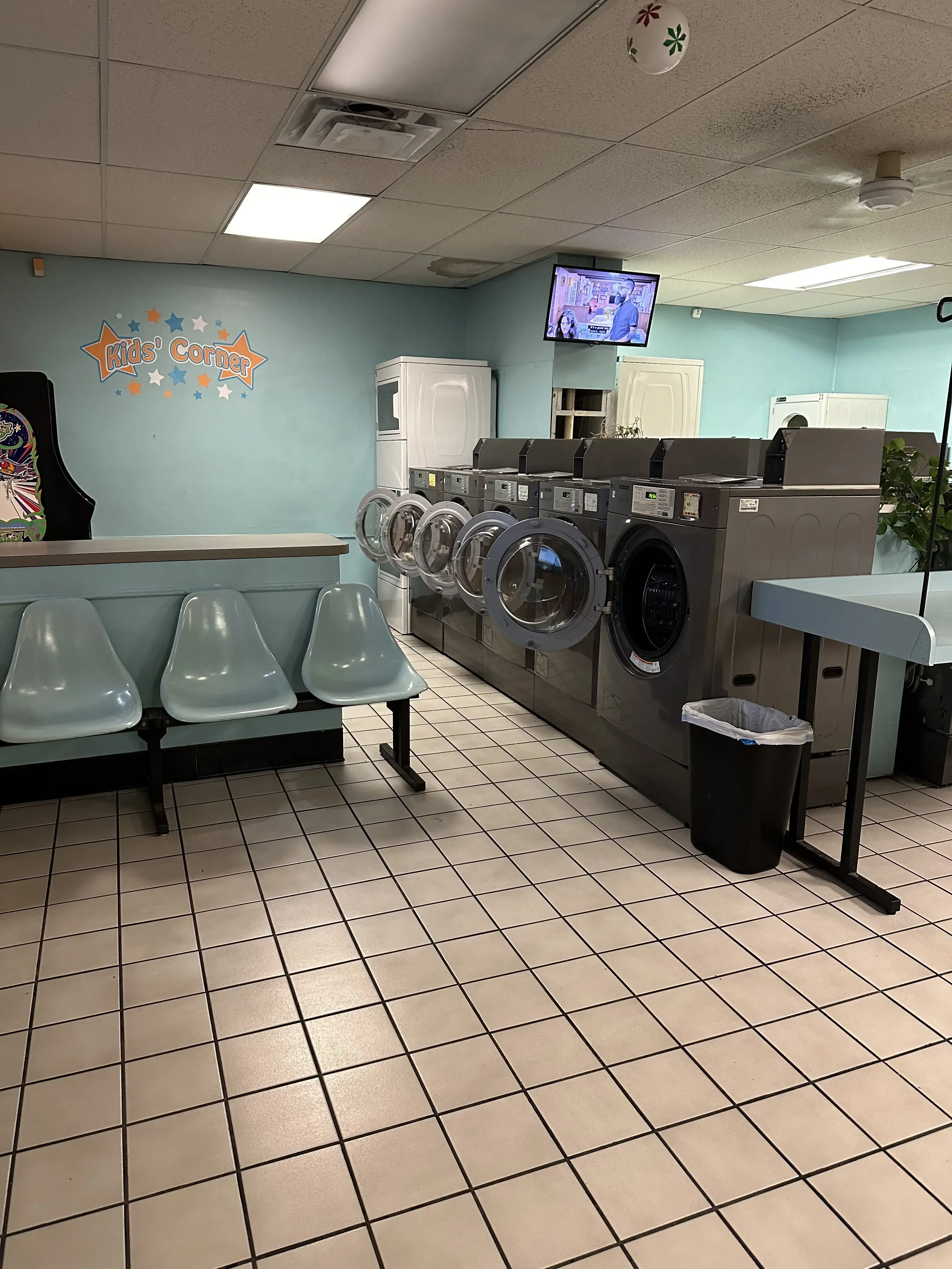 Shore Center Laundry thumbnail 17